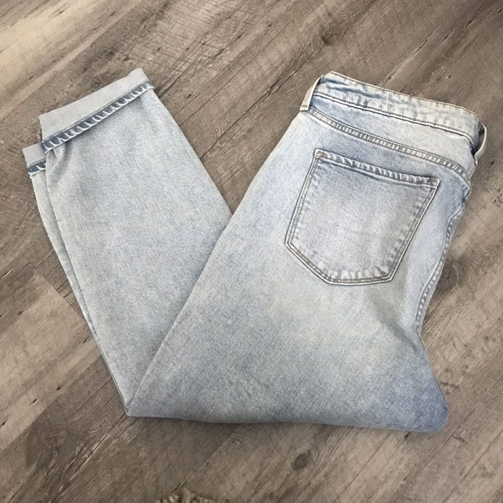 Old Navy Old Navy Jeans Womens 16 Power Straight Denim Mom Light Blue 5-Pocket High Rise Zip Button Distressed Casual 90s Womens Size 38" / US 16 / IT 52 - 7 Thumbnail