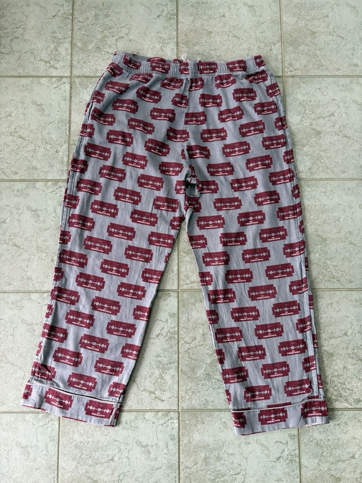 GU × Jun Takahashi × Undercover UNDERCOVER X GU FW21 Collection Release Pants Only Size US 34 / EU 50 - 3 Thumbnail