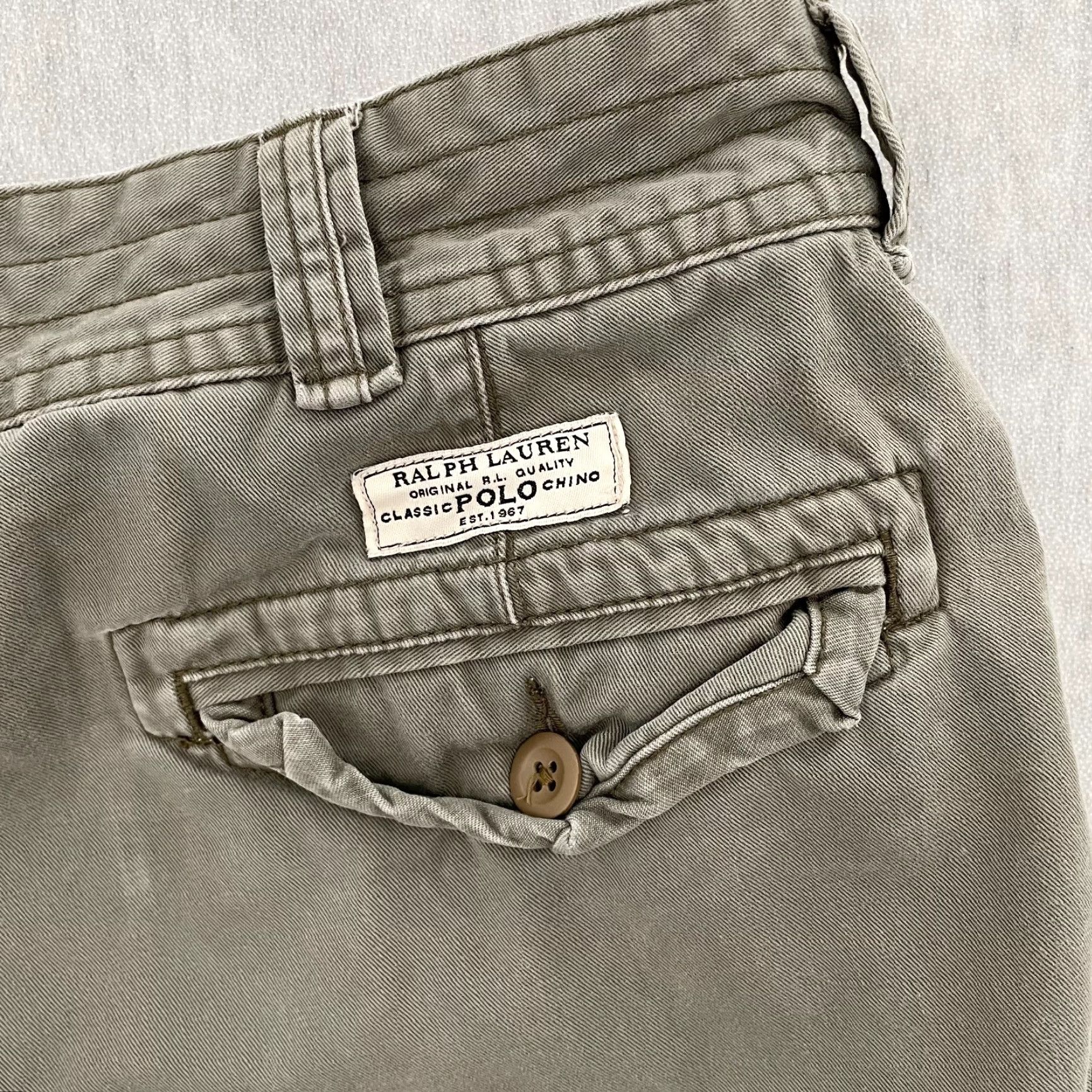 Polo Ralph Lauren VINTAGE Polo Ralph Lauren Shorts Cargo Classic Chino Mens 35 Gray, 100% Cotton, Flat Front, Belt Loops, 9in inseam, Preowned, Summer, Men's Apparel Size US S / EU 44-46 / 1 - 3 Thumbnail