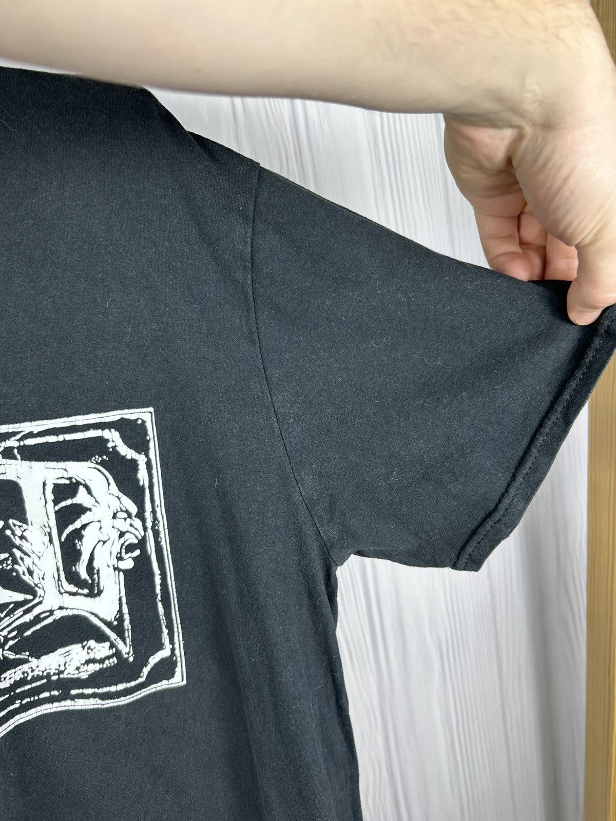 Band Tees Vintage The Damned Chiswick Singles Punk Rock Band Tee Sz L Size US L / EU 52-54 / 3 - 10 Thumbnail