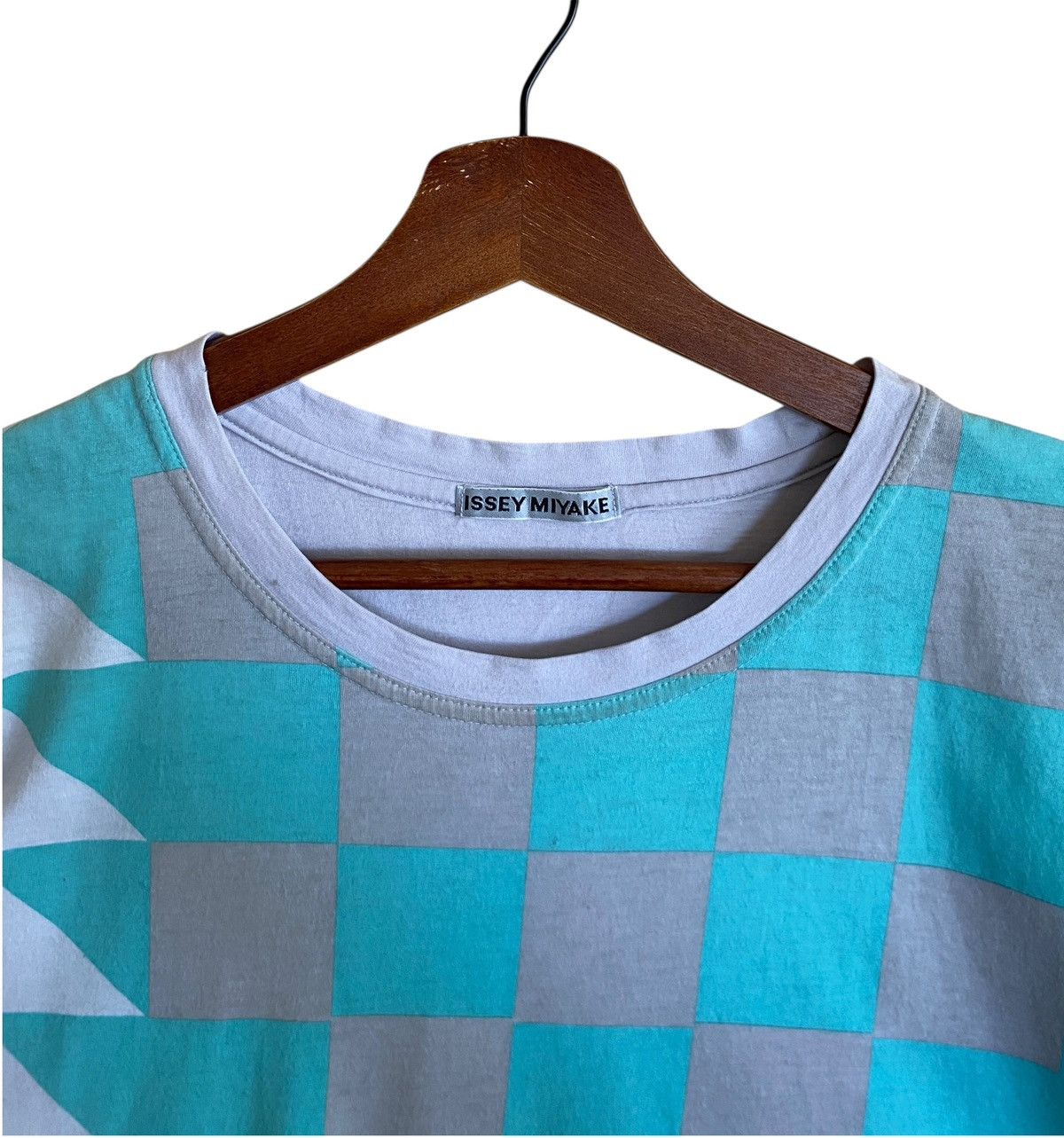 Issey Miyake Vintage Brand Issey Miyake Geometric Printed T-shirt 1990s Size US S / EU 44-46 / 1 - 7 Thumbnail