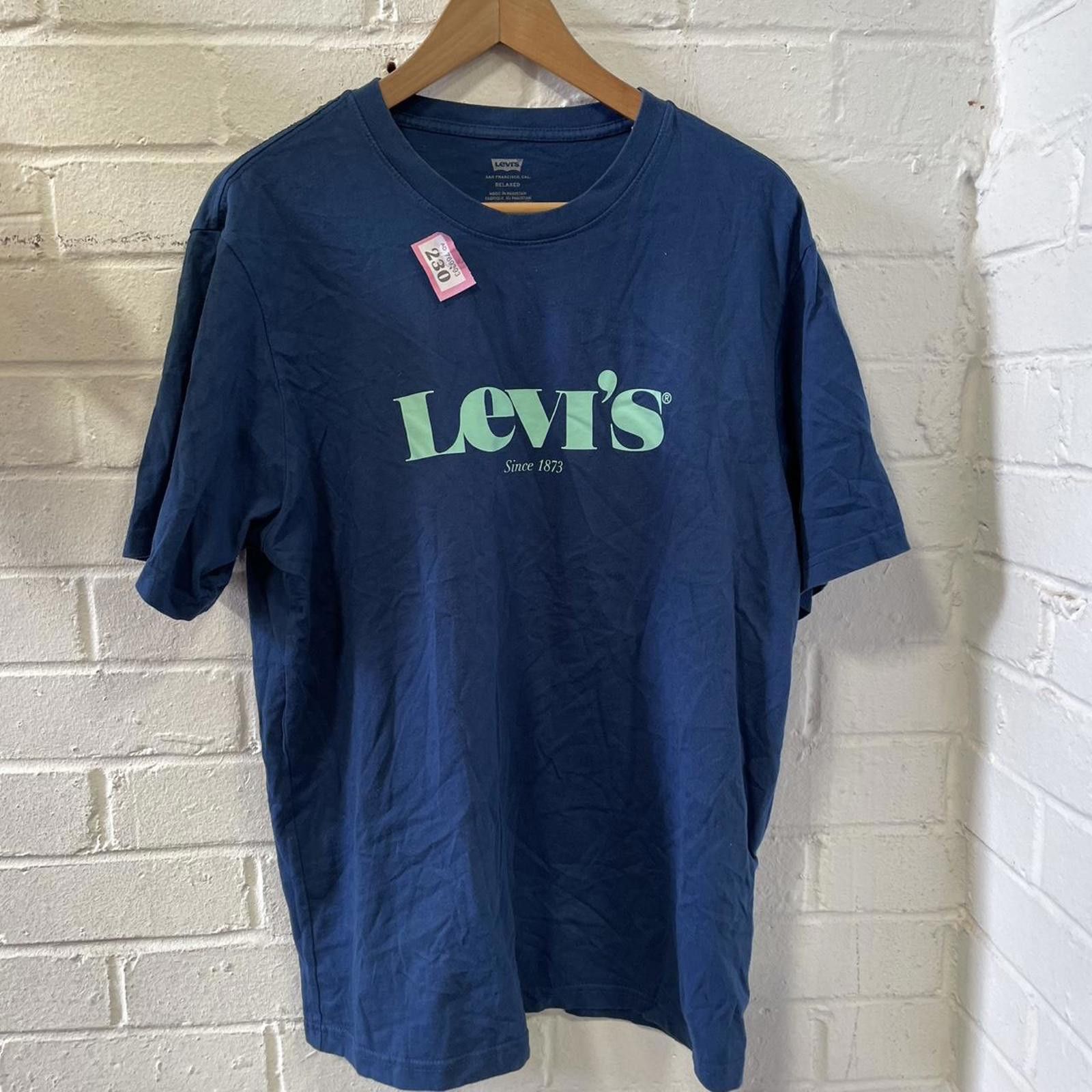 Levi's Levi's Men's Blue and Navy Tshirt Size US M / EU 48-50 / 2 - 1 Thumbnail