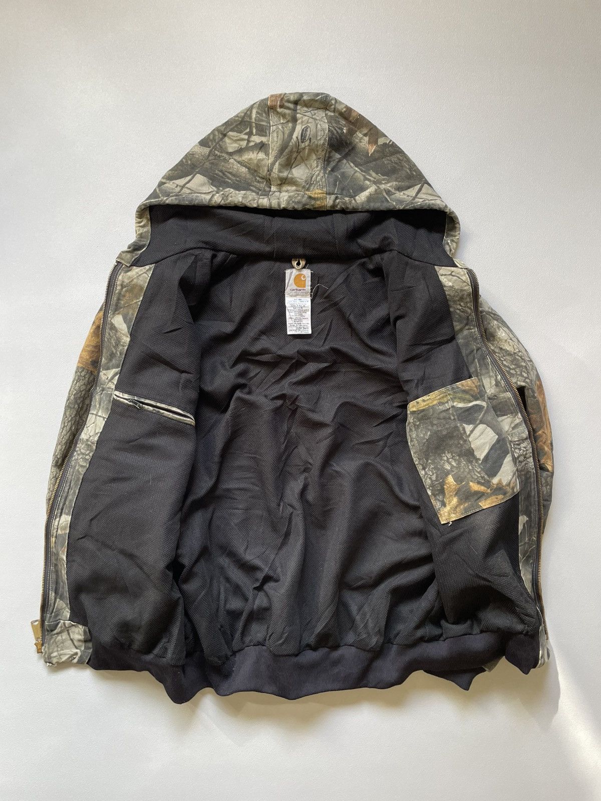Thrashed Vintage Carhartt Realtree Camo Active Jacket