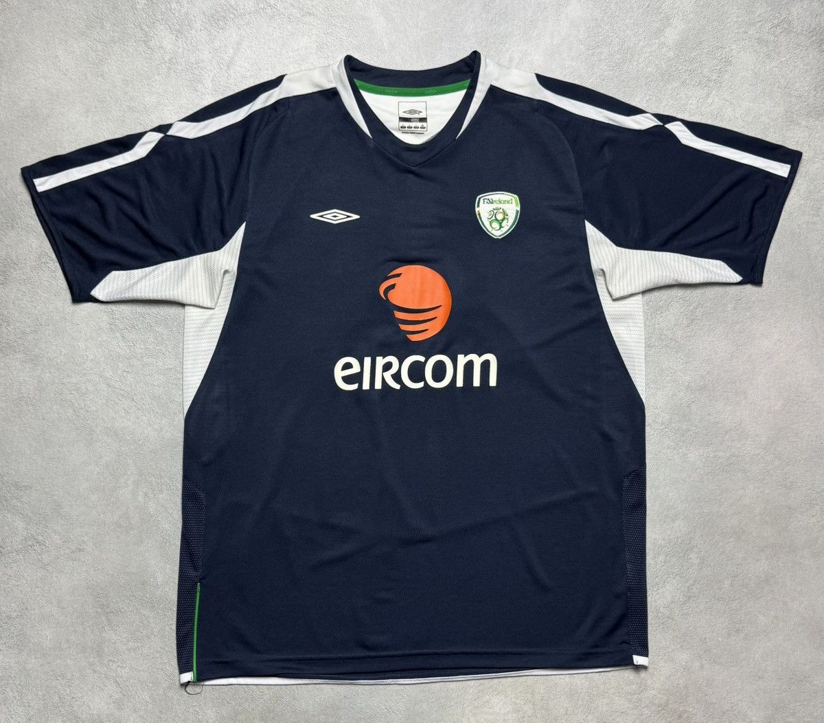 Umbro Ireland 2004 2005 2006 Football Shirt Soccer Jersey Umbro Size US L / EU 52-54 / 3 - 1 Thumbnail