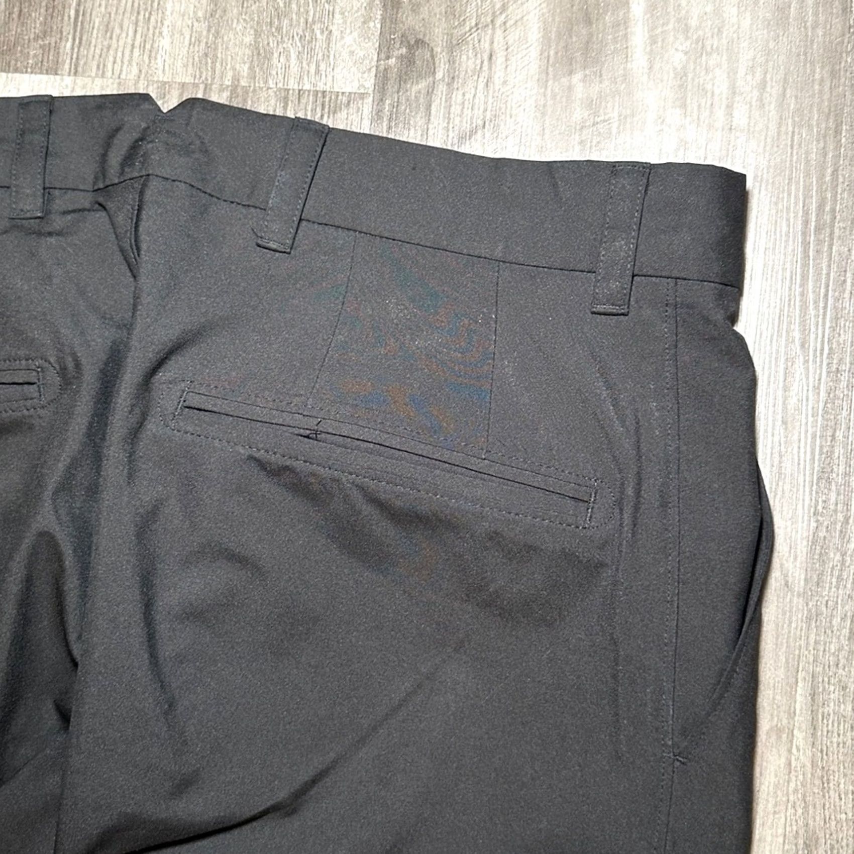 J.Lindeberg VINTAGE J.Lindeberg Regular Fit Lightweight Performance Golf Pants Chino Men 32 Regular Black 32x32 Size US 32 / EU 48 - 5 Thumbnail