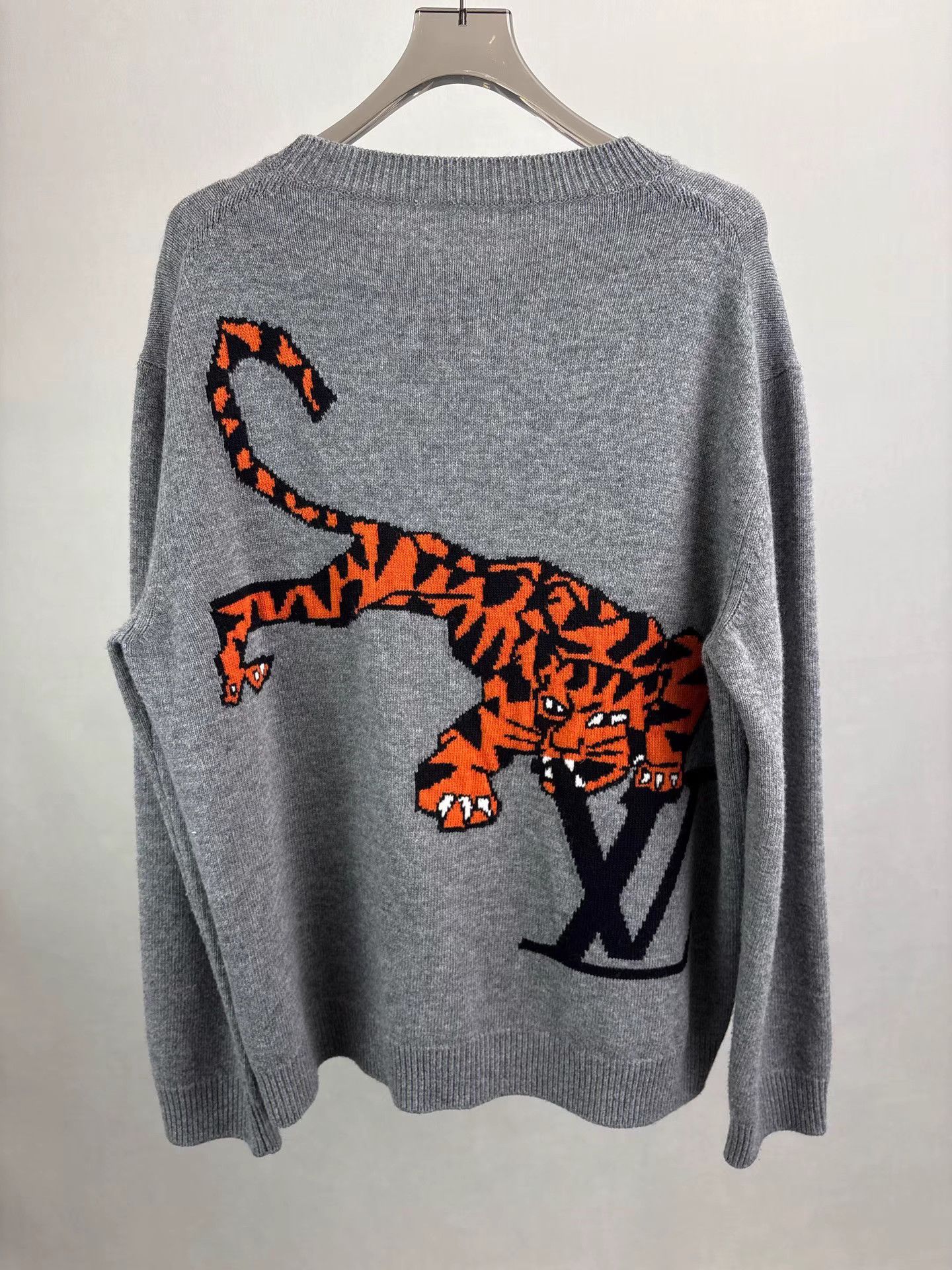 Louis Vuitton LV Grey Downhill Tiger LOGO Cashmere Sweater K1 Size US XL / EU 56 / 4 - 2 Thumbnail