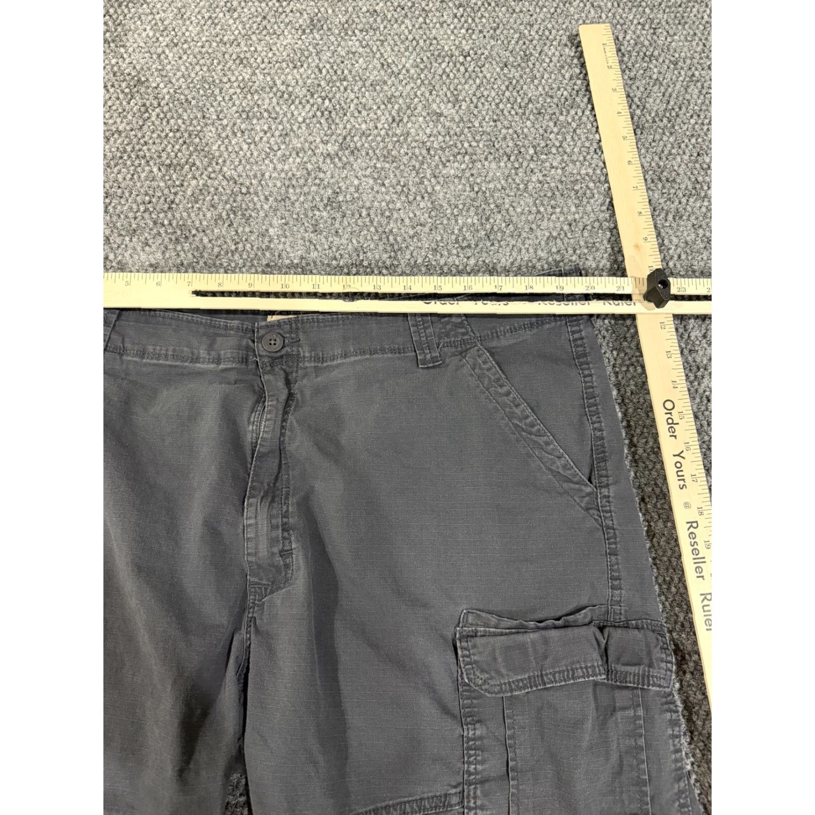 Wrangler Wrangler Authentics Cargo Shorts Mens 42 Gray Canvas Stretch Pockets Size US 42 / EU 58 - 3 Thumbnail
