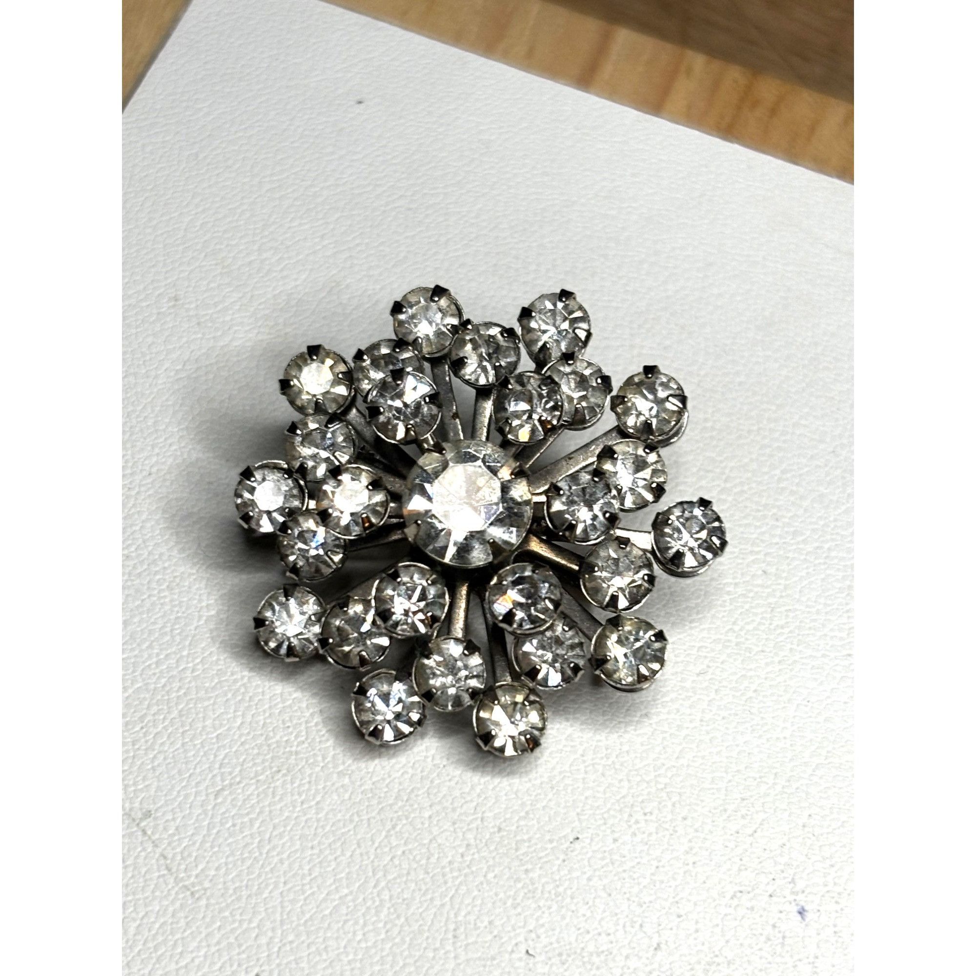 Other Vintage Rhinestone Brooch Pin With Box Size ONE SIZE - 1 Thumbnail
