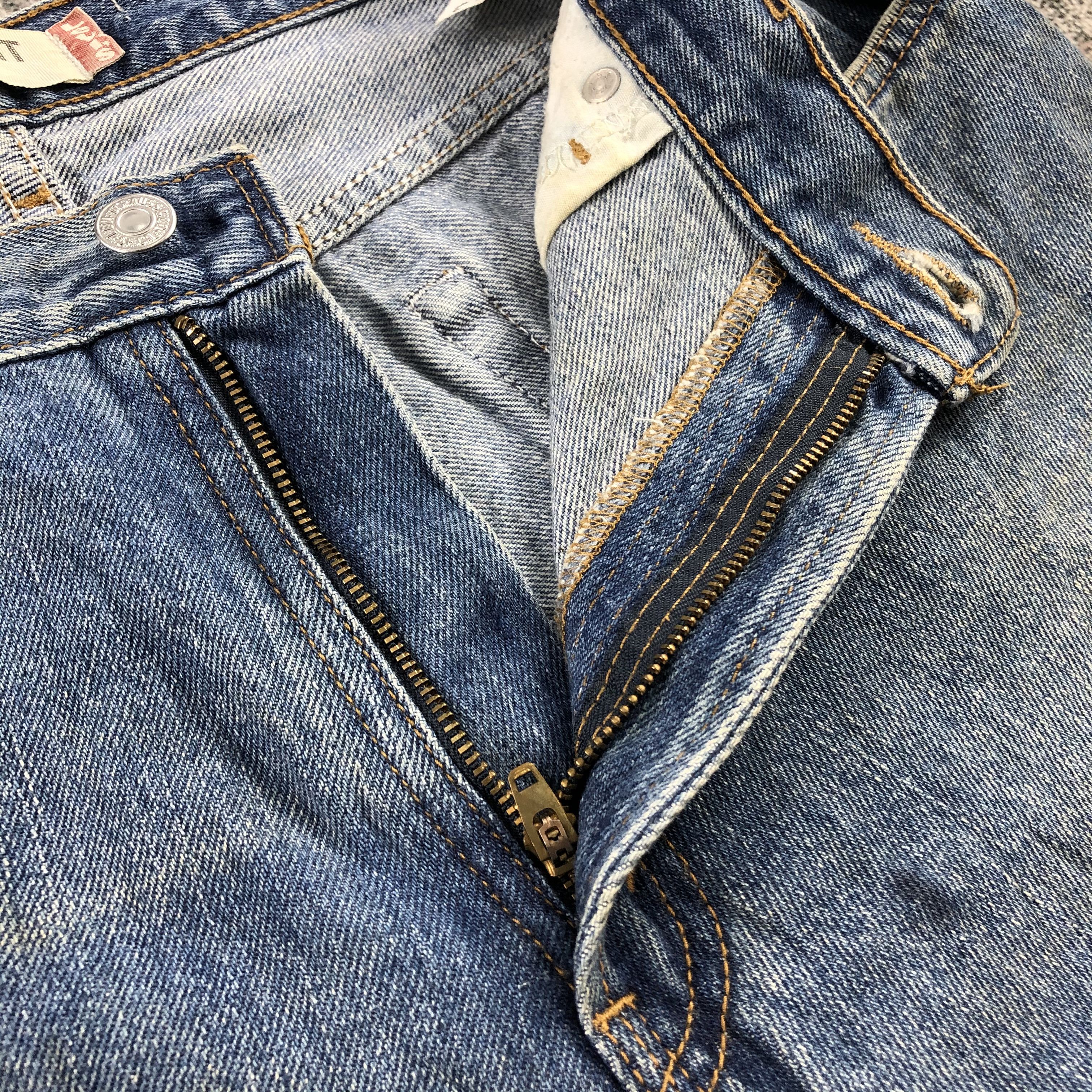 Levi's Vintage Levis 560 Jeans Comfort Fit Denim KJ950 Size US 33 - 15 Thumbnail