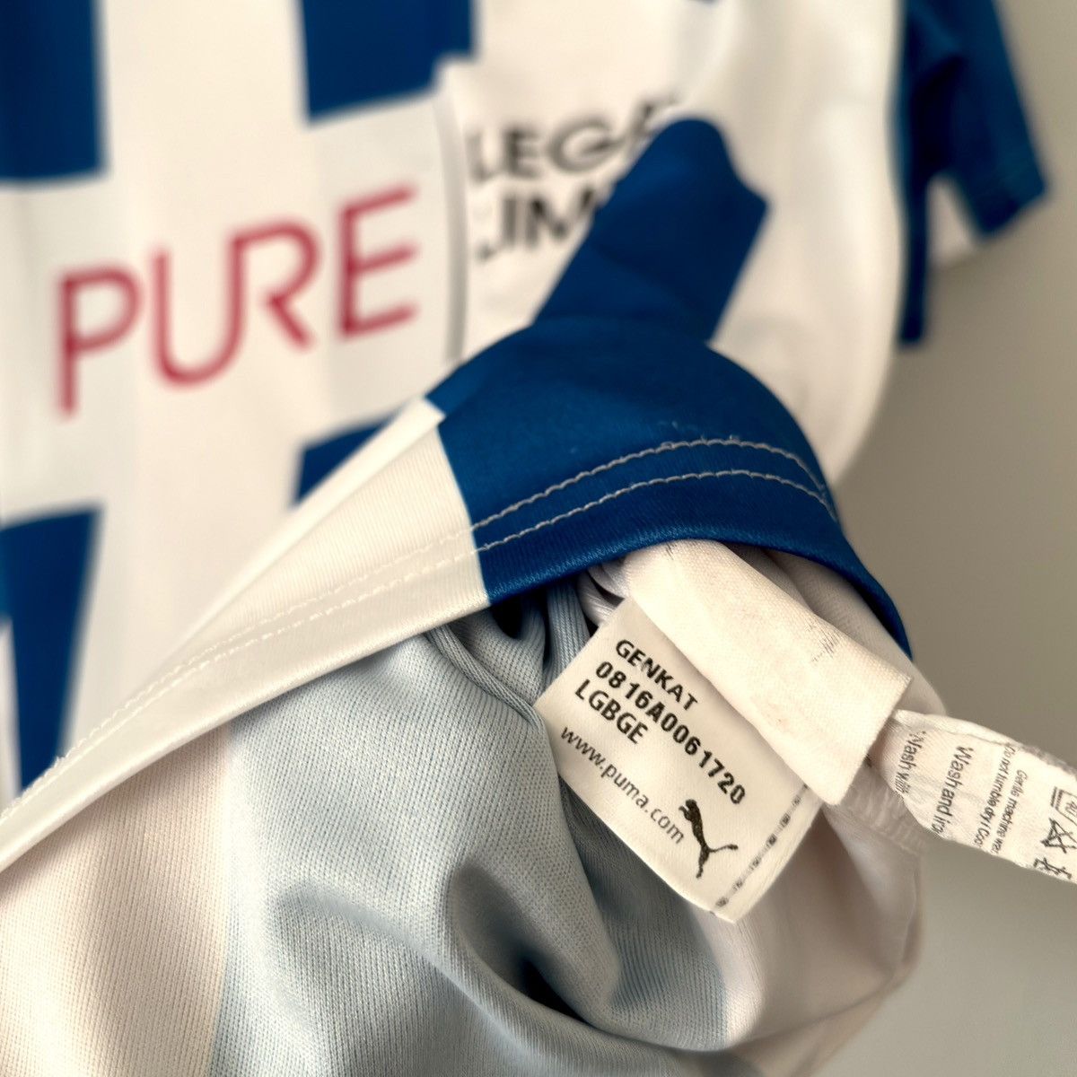 Puma 2016 2017 Huddersfield Town England Puma Home Soccer Jersey Size US M / EU 48-50 / 2 - 5 Thumbnail