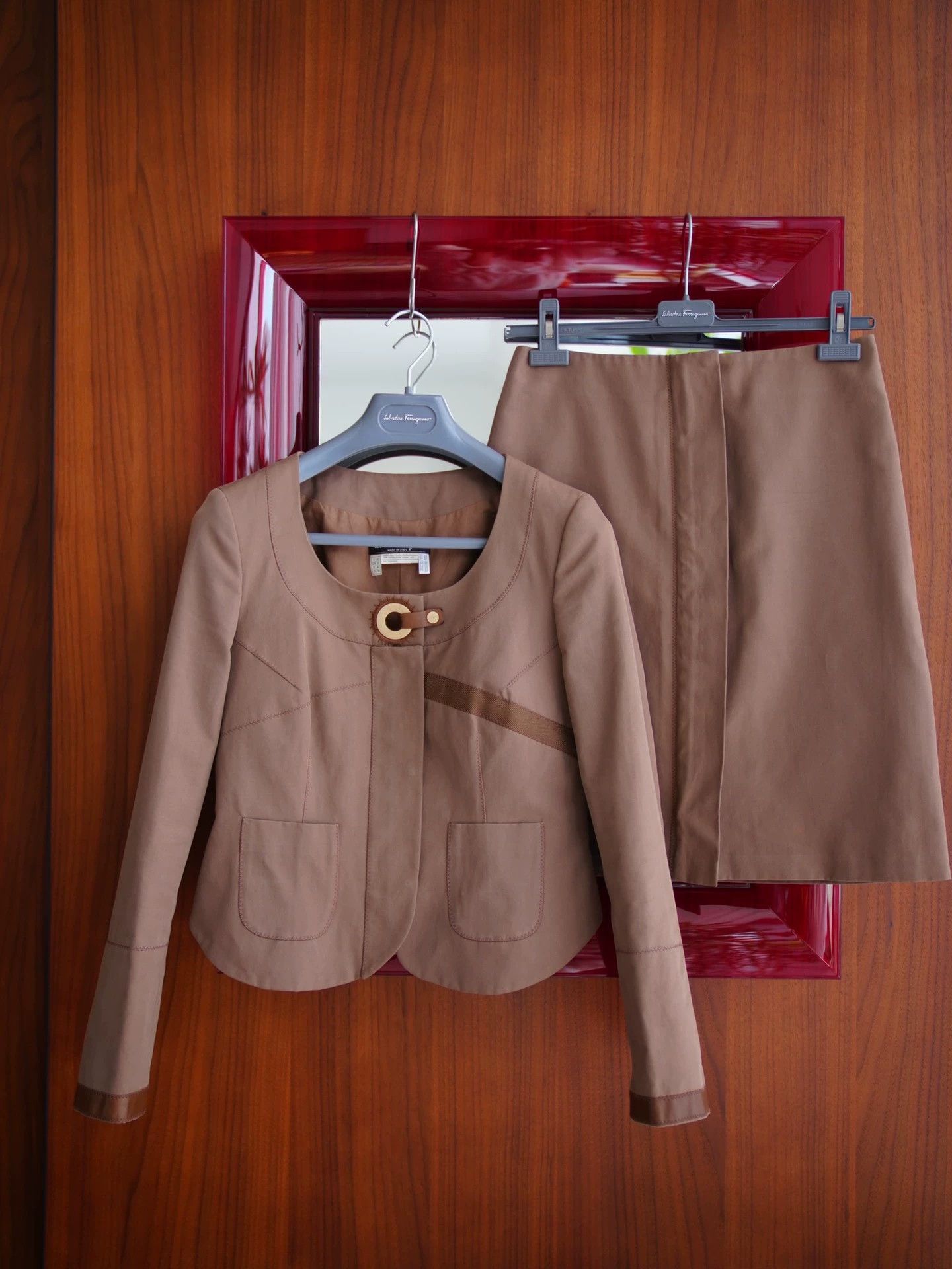 Salvatore Ferragamo Ferragamo Vintage Cotton Canvas Light Brown Suit Skirt Set Size M / US 6-8 / IT 42-44 - 5 Thumbnail