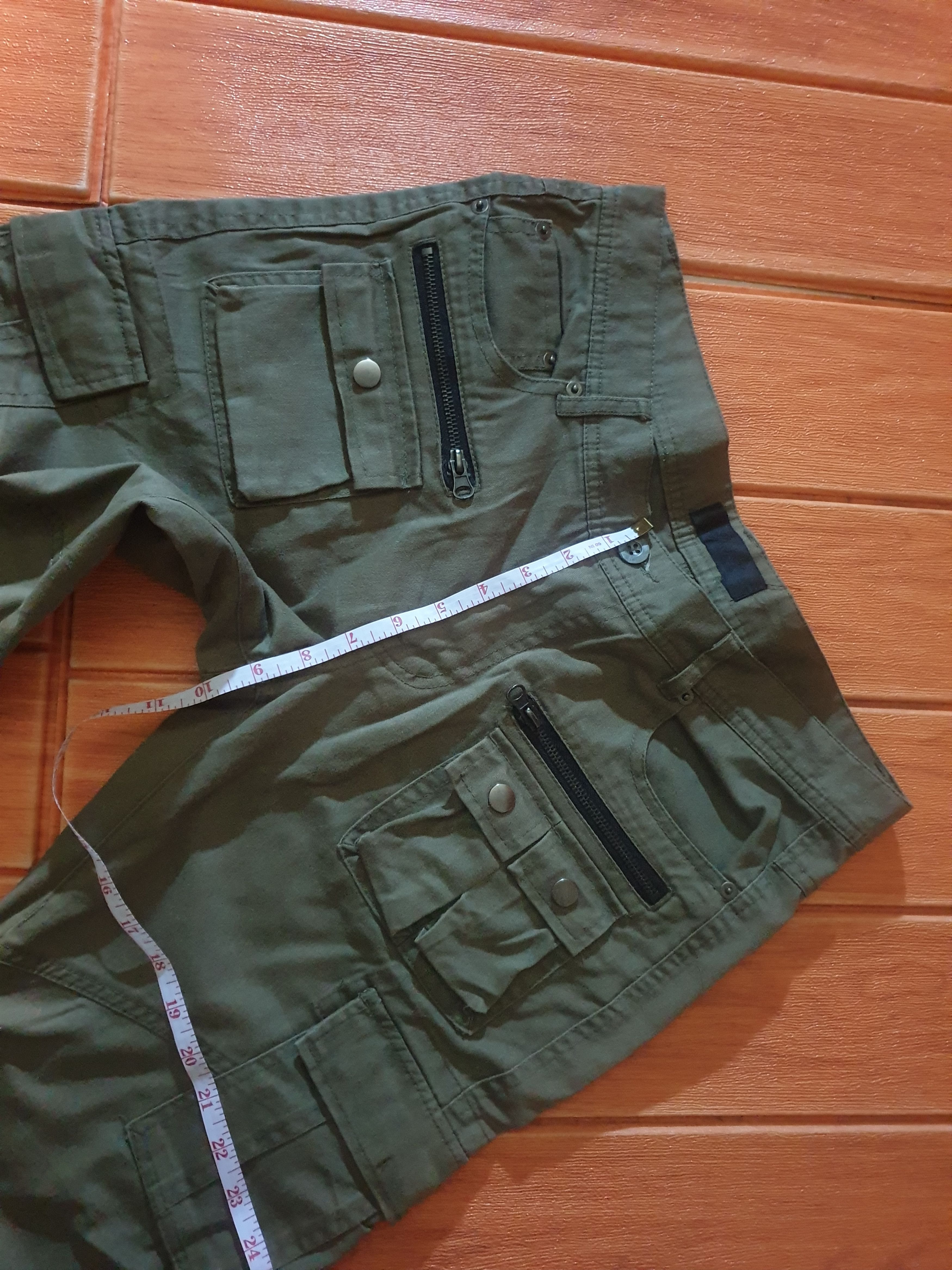 Japanese Brand 💥Sparkle multipocket green colour pant Size US 33 - 8 Thumbnail