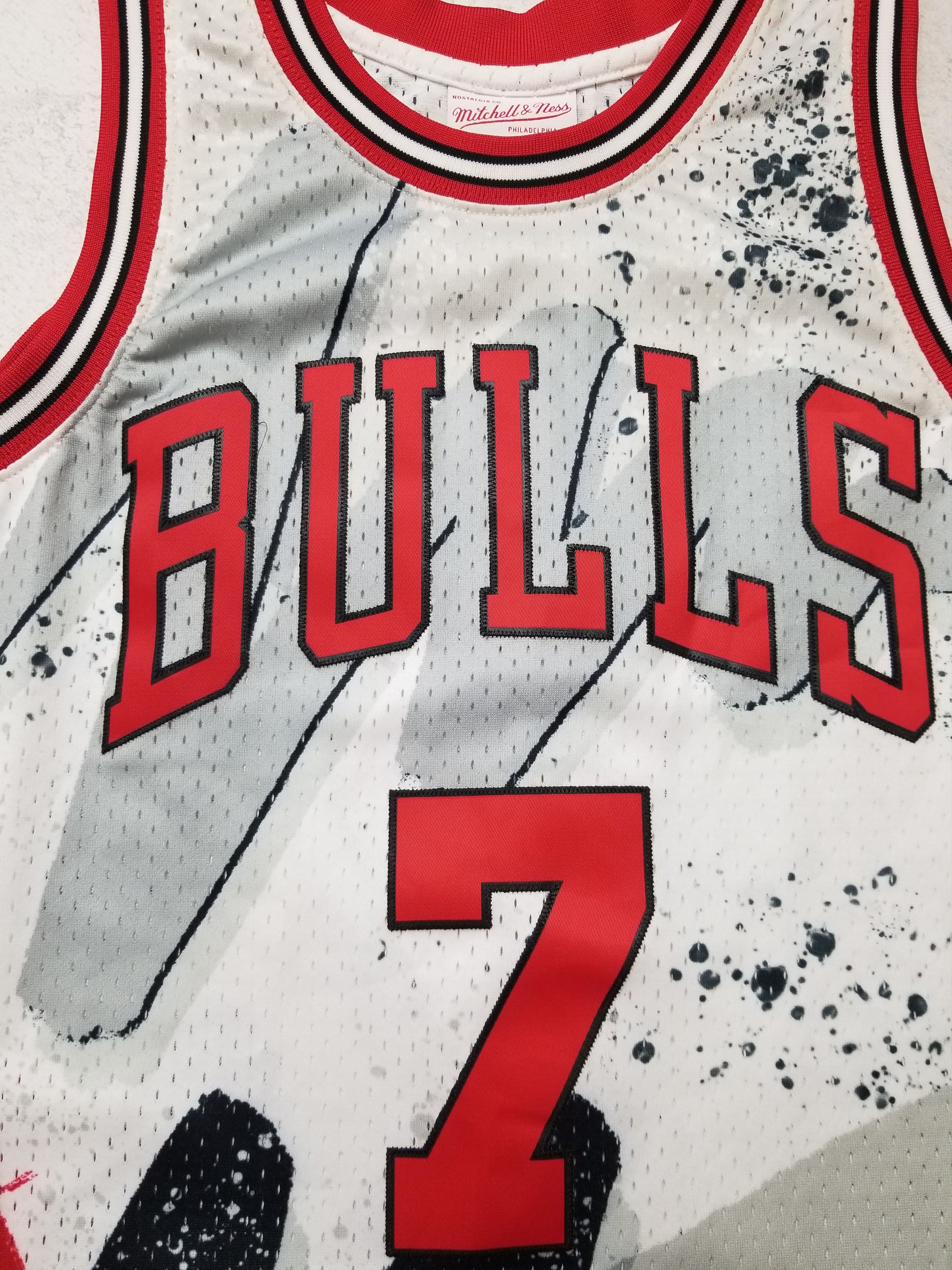 Mitchell & Ness Chicago Bulls 7 Toni Kukoc Hyper Hoops Swingman Jersey Size US S / EU 44-46 / 1 - 12 Thumbnail