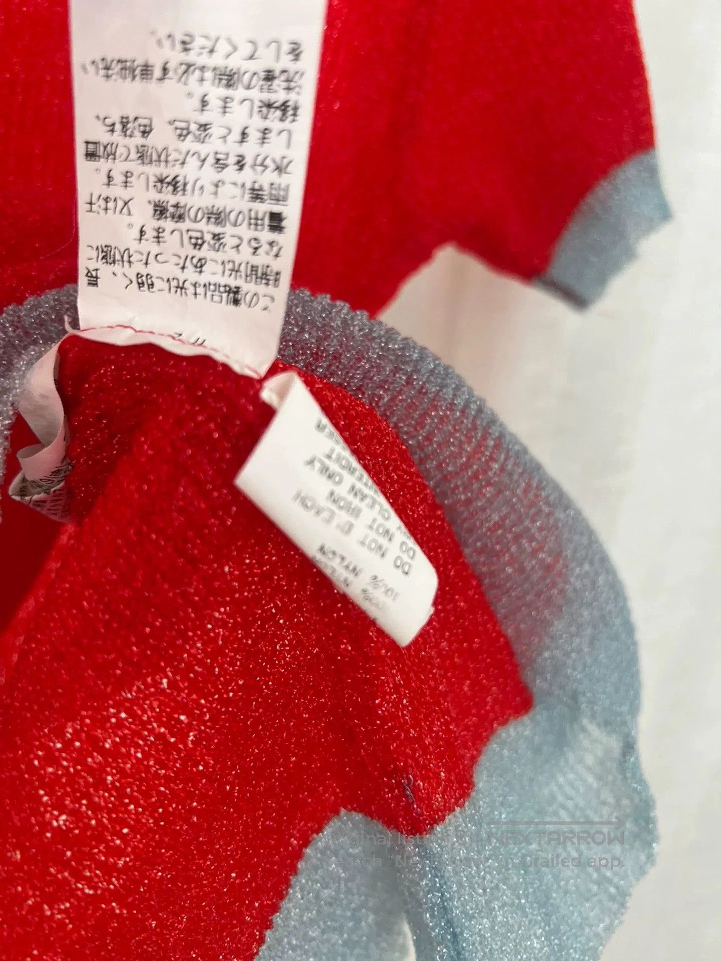 Comme des Garcons red short-sleeve color-block top. Size US M / EU 48-50 / 2 - 2 Thumbnail