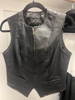 Wilsons Leather Black authentic Wilsons leather vest Size S / US 4 / IT 40 - 2 Thumbnail