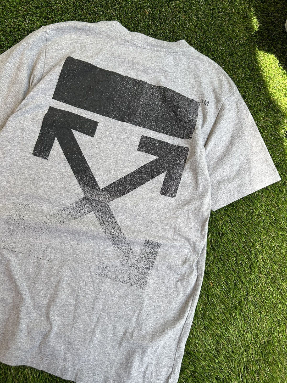Off-White Off-White Degraded Arrow Logo Grey Tee Size US L / EU 52-54 / 3 - 1 Thumbnail