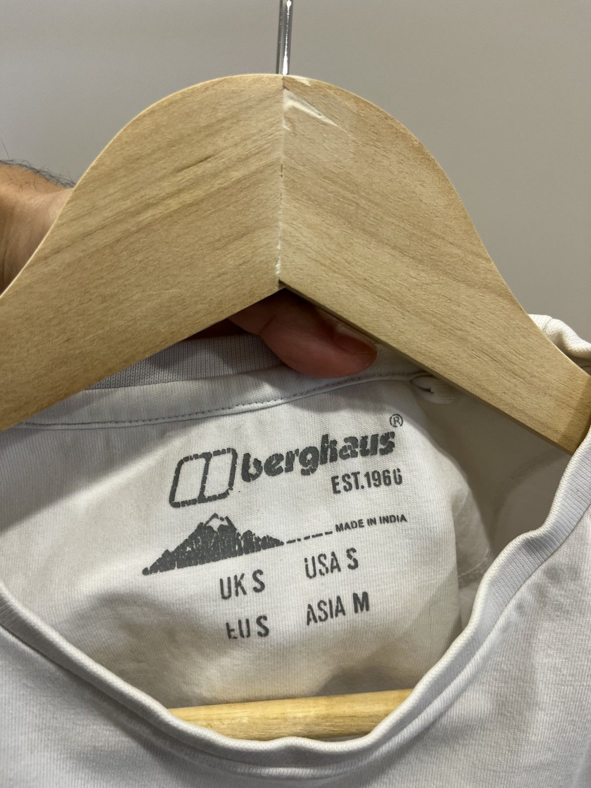 Berghaus Vintage Berghaus T-shirts Logo 90s Y2K USA Size US S / EU 44-46 / 1 - 4 Thumbnail