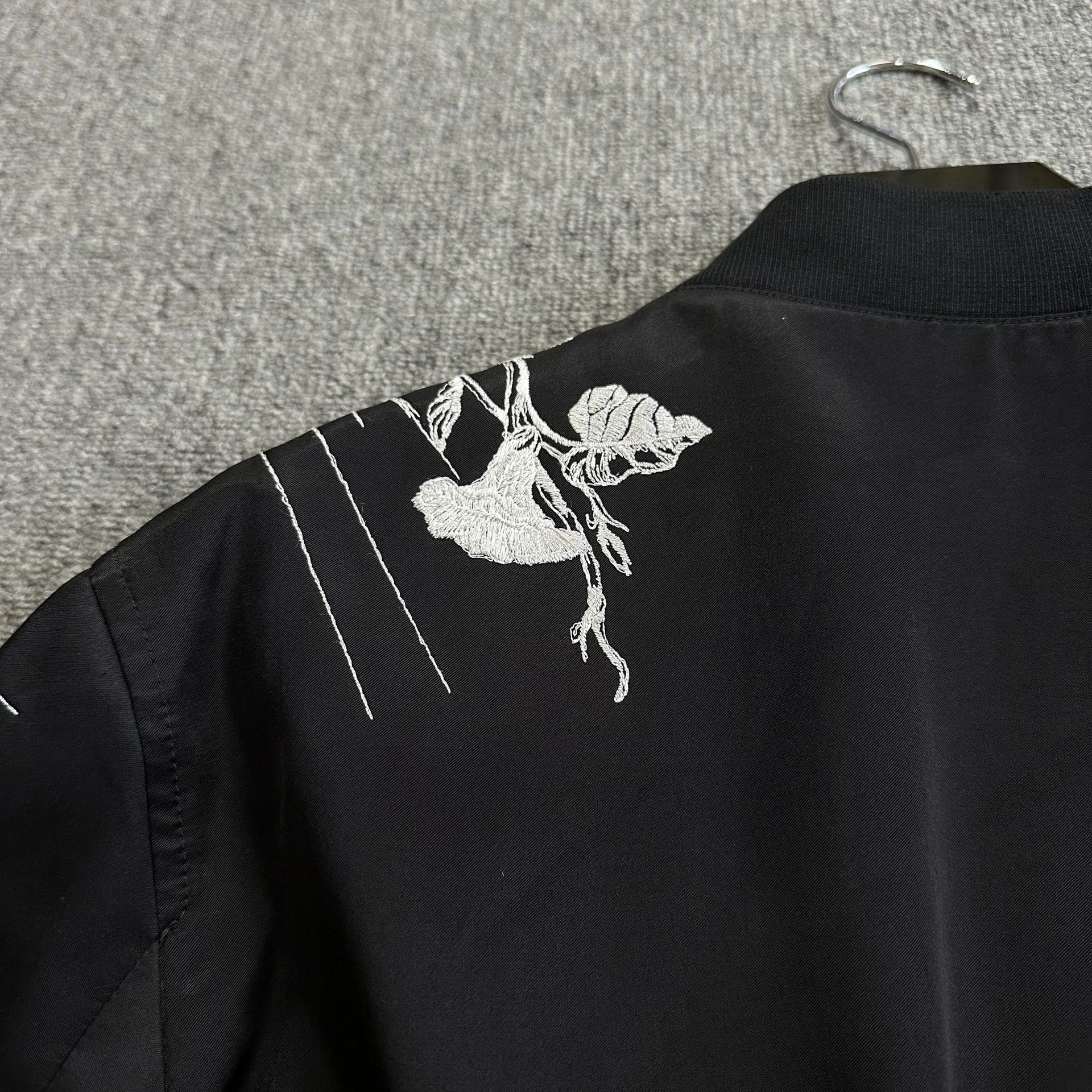 Alexander McQueen black embroidered heavy-duty jacket by mcqueen Size US L / EU 52-54 / 3 - 4 Thumbnail