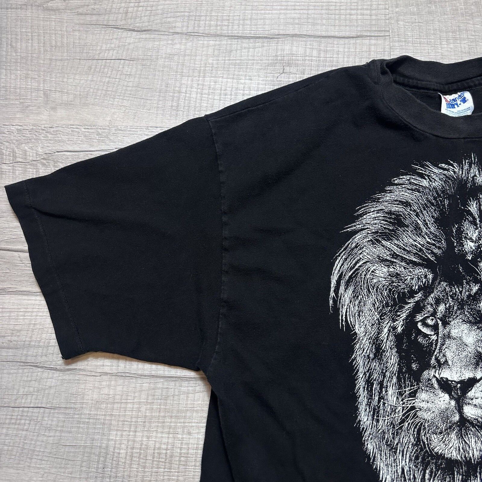 Hanes Vintage 90s Me On Mother Earth Black Lion XL T-Shirt USA Size US XL / EU 56 / 4 - 6 Thumbnail