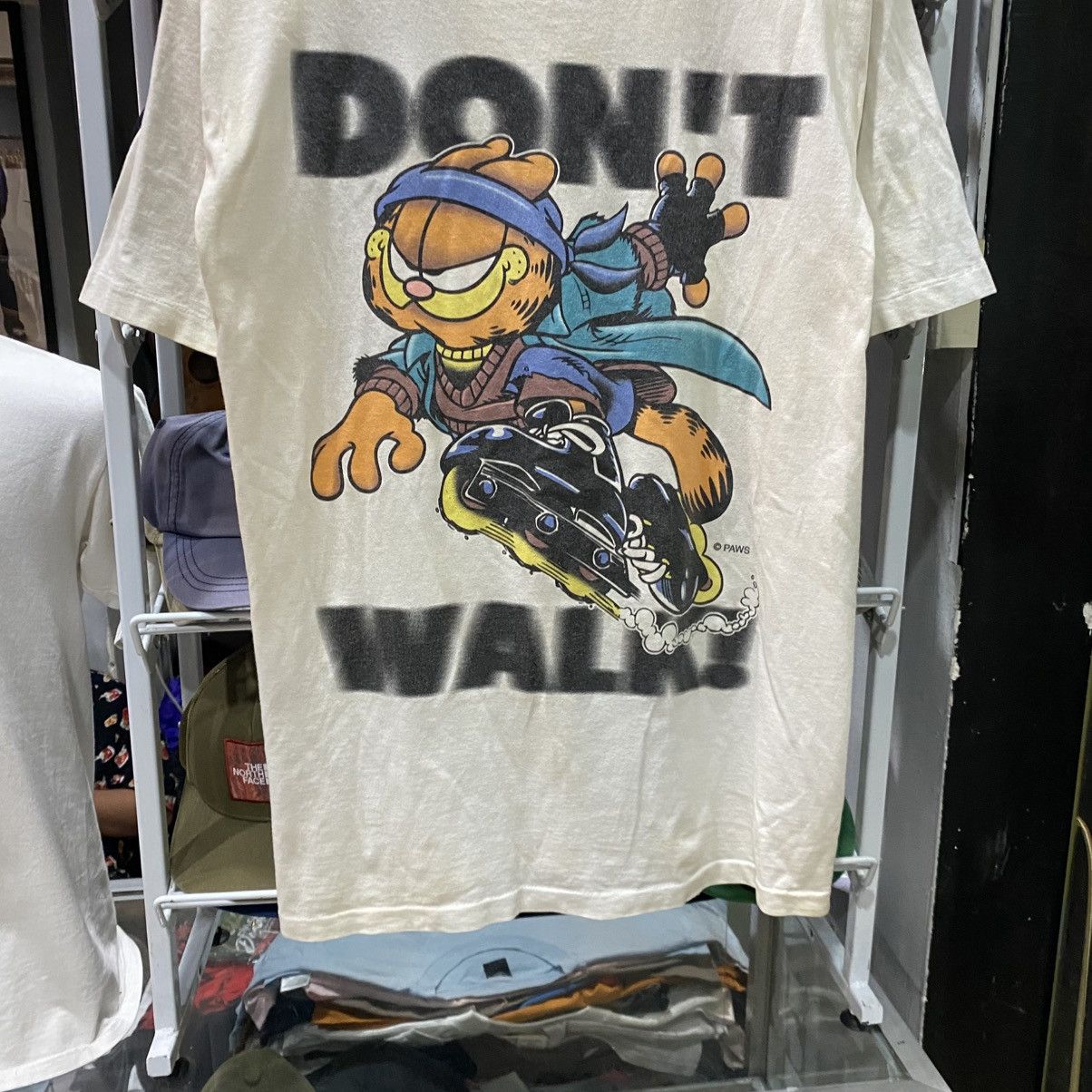 Vintage Vintage 90s Garfield Dont Walk SK8 Or Get Lost. t-shirt Size US L / EU 52-54 / 3 - 4 Thumbnail