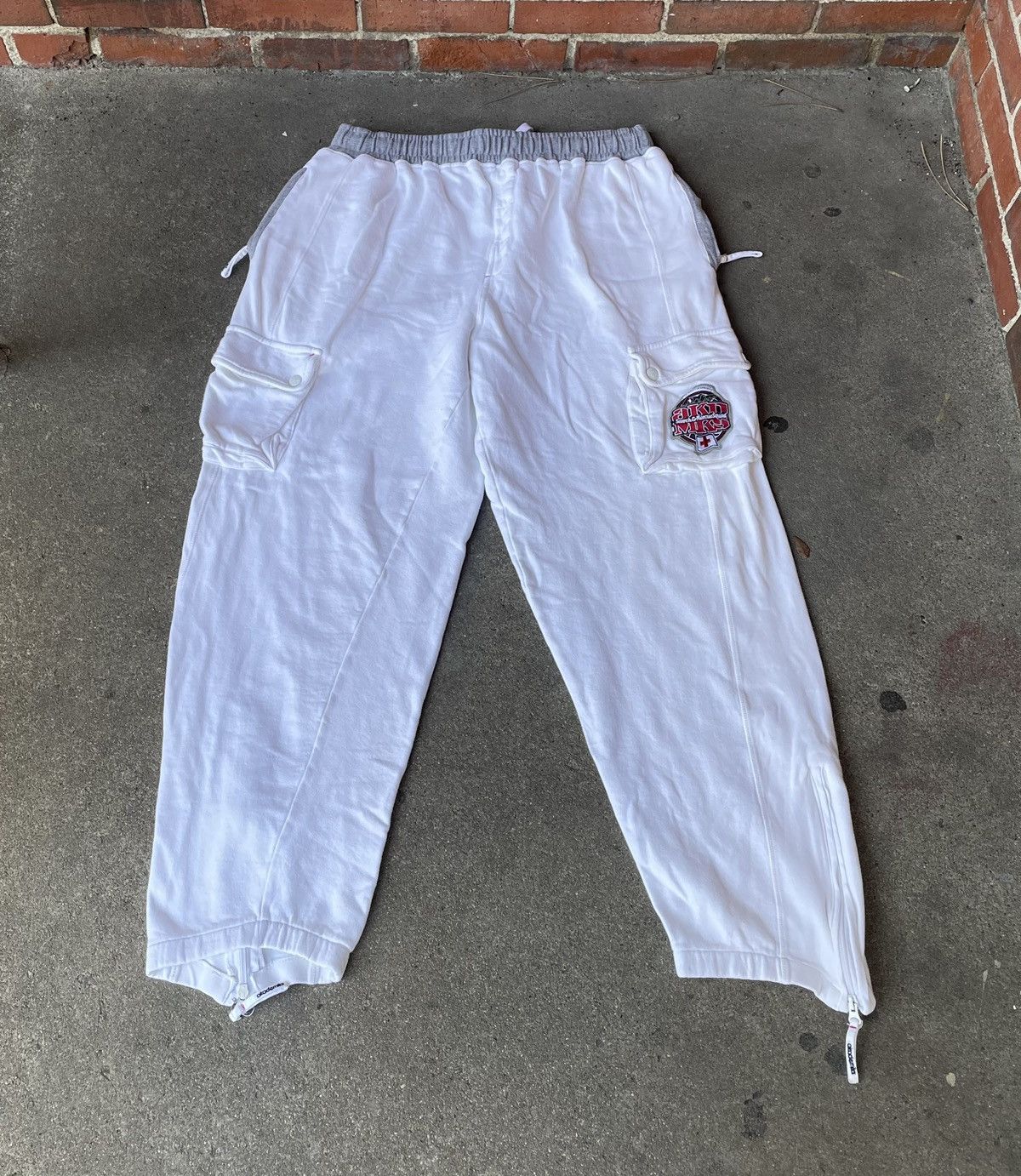 image of VTG Y2K Akademiks Search And Rescue Squad Sweatpants in White, Men's (Size 36)