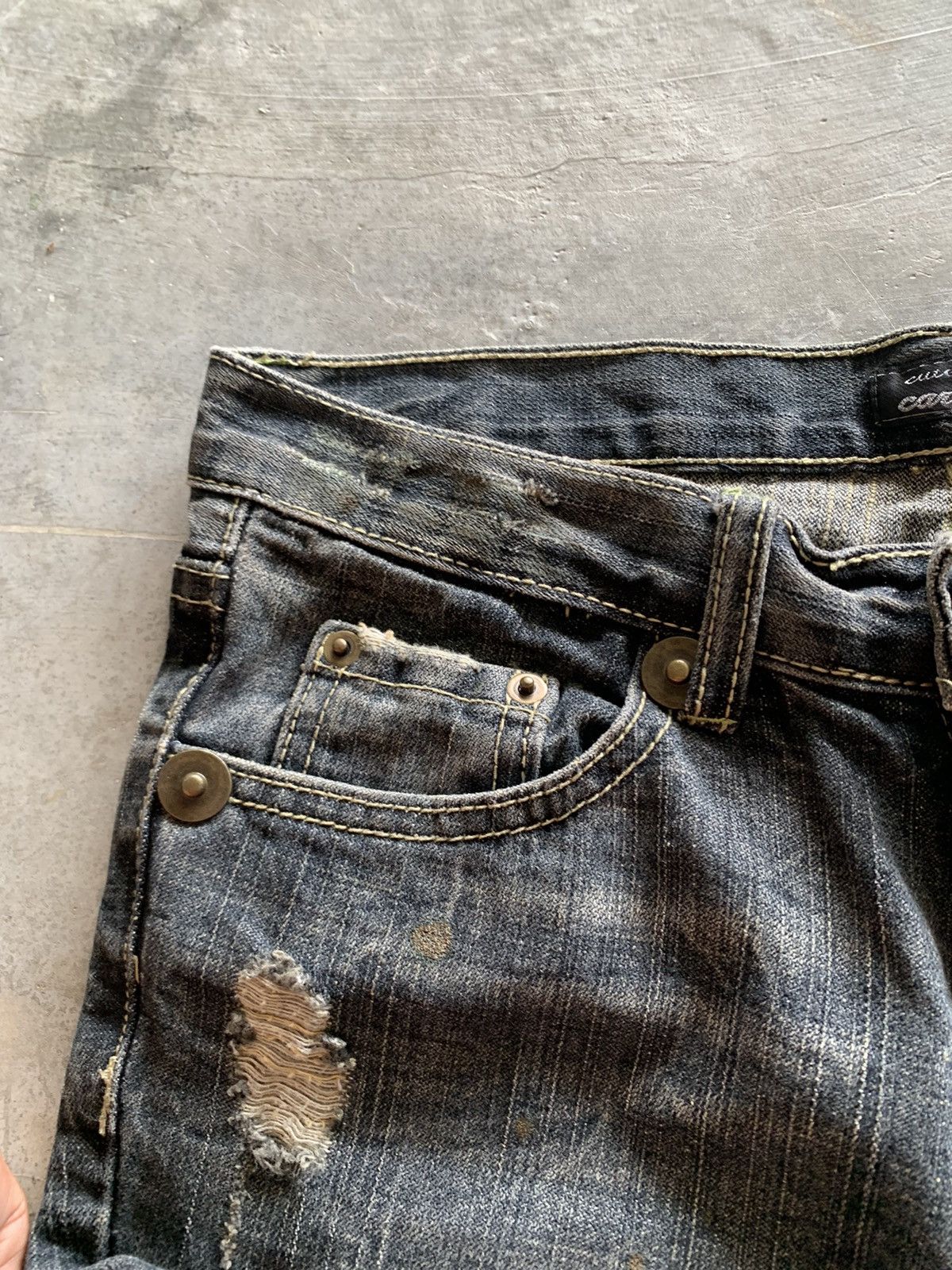20471120 × Designer × Japanese Brand flare i6w9 lgb inspired jeans distressed japanese style Size 30" / US 8 / IT 44 - 6 Thumbnail
