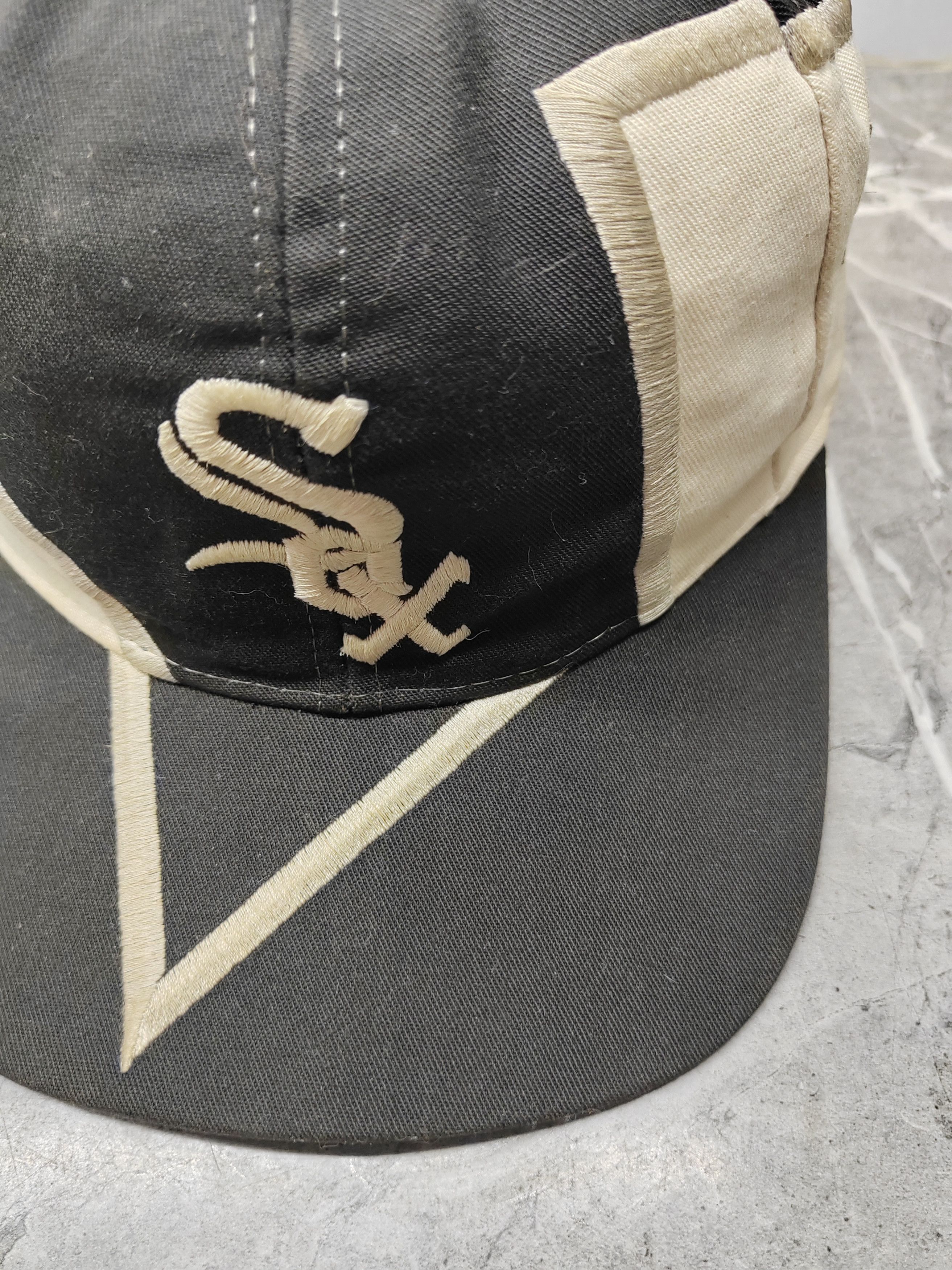 Vintage Vintage Chicago White SOX TOW Bolt Graffiti Style Cap Size ONE SIZE - 3 Thumbnail