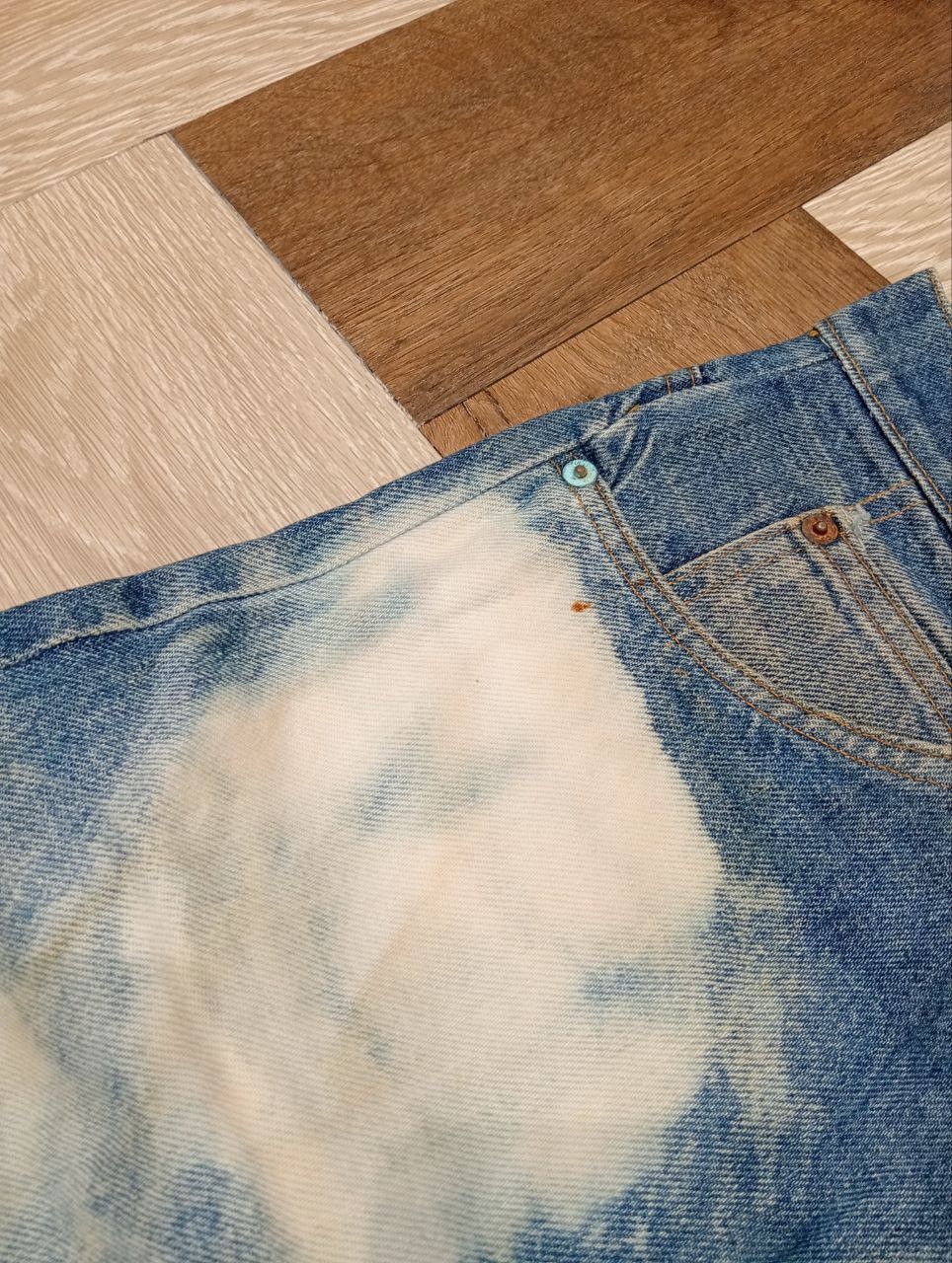 Levi's Vintage Clothing VINTAGE LEVI'S ORANGE TAB BLEACH FLARED JEANS Size US 33 - 15 Thumbnail
