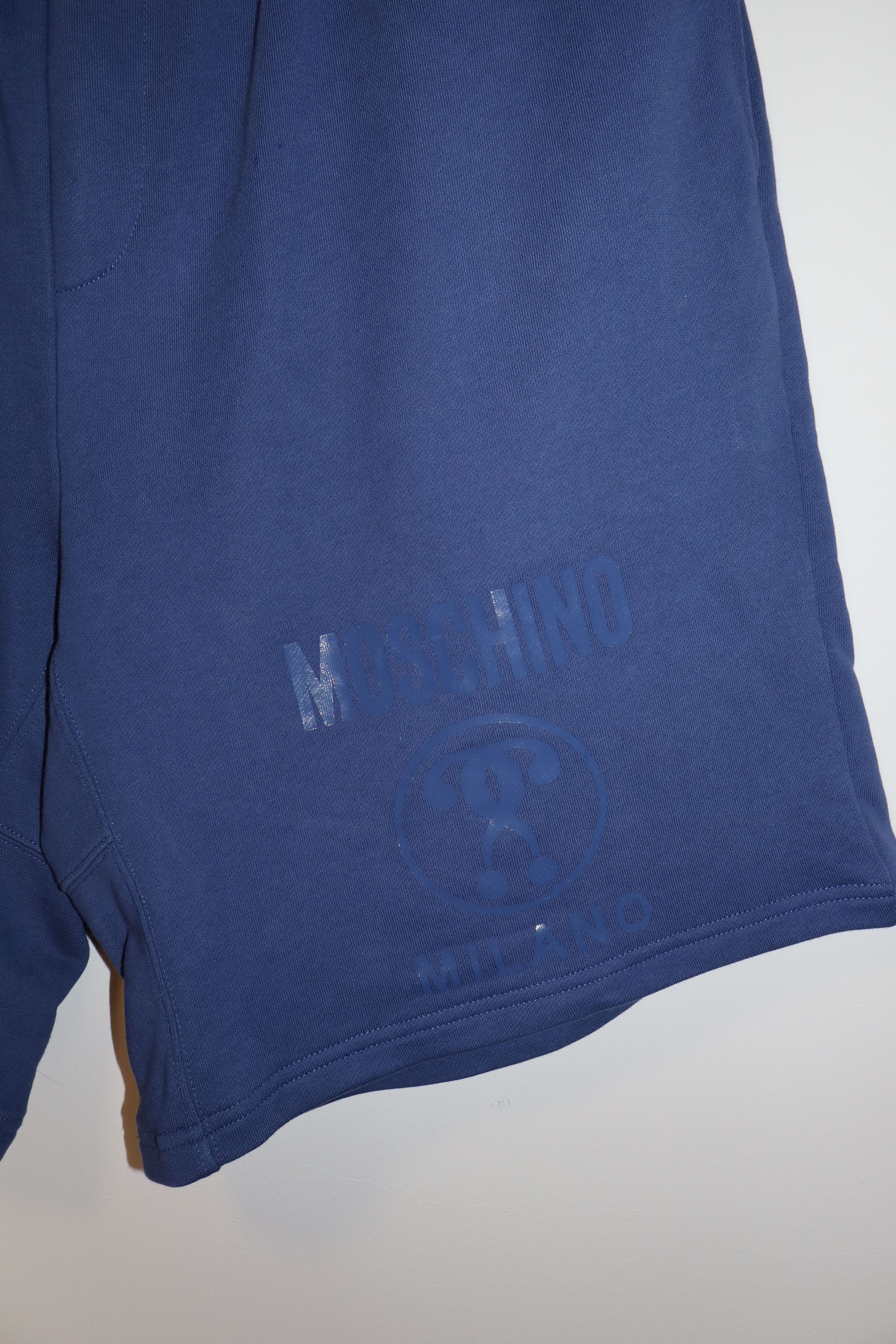 Moschino Logo print oversized short Size US 34 / EU 50 - 8 Thumbnail