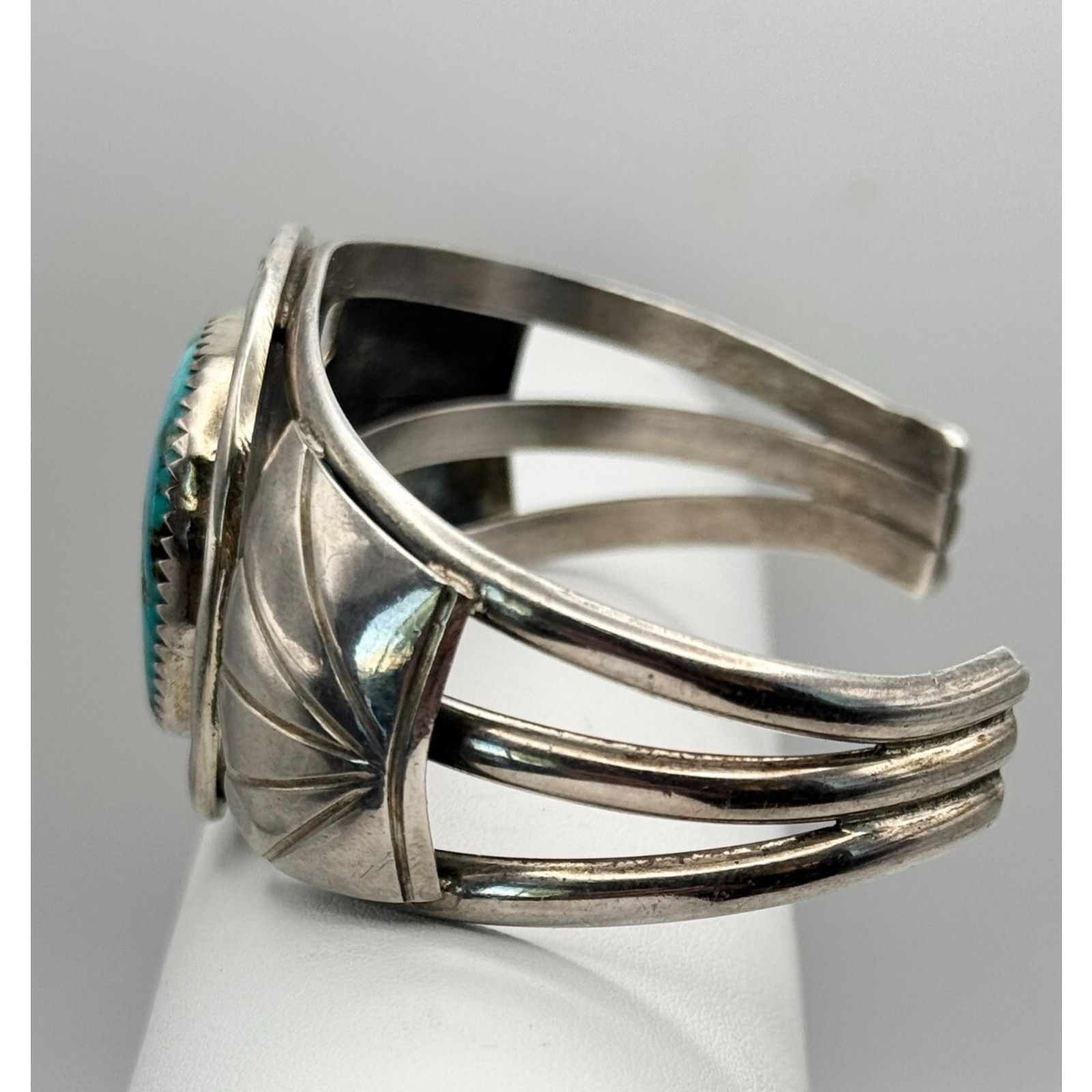 Other STUNNING LARGE TURQUOISE VTG CUFF NAVAJO STERLING BRACELET Size ONE SIZE - 3 Thumbnail