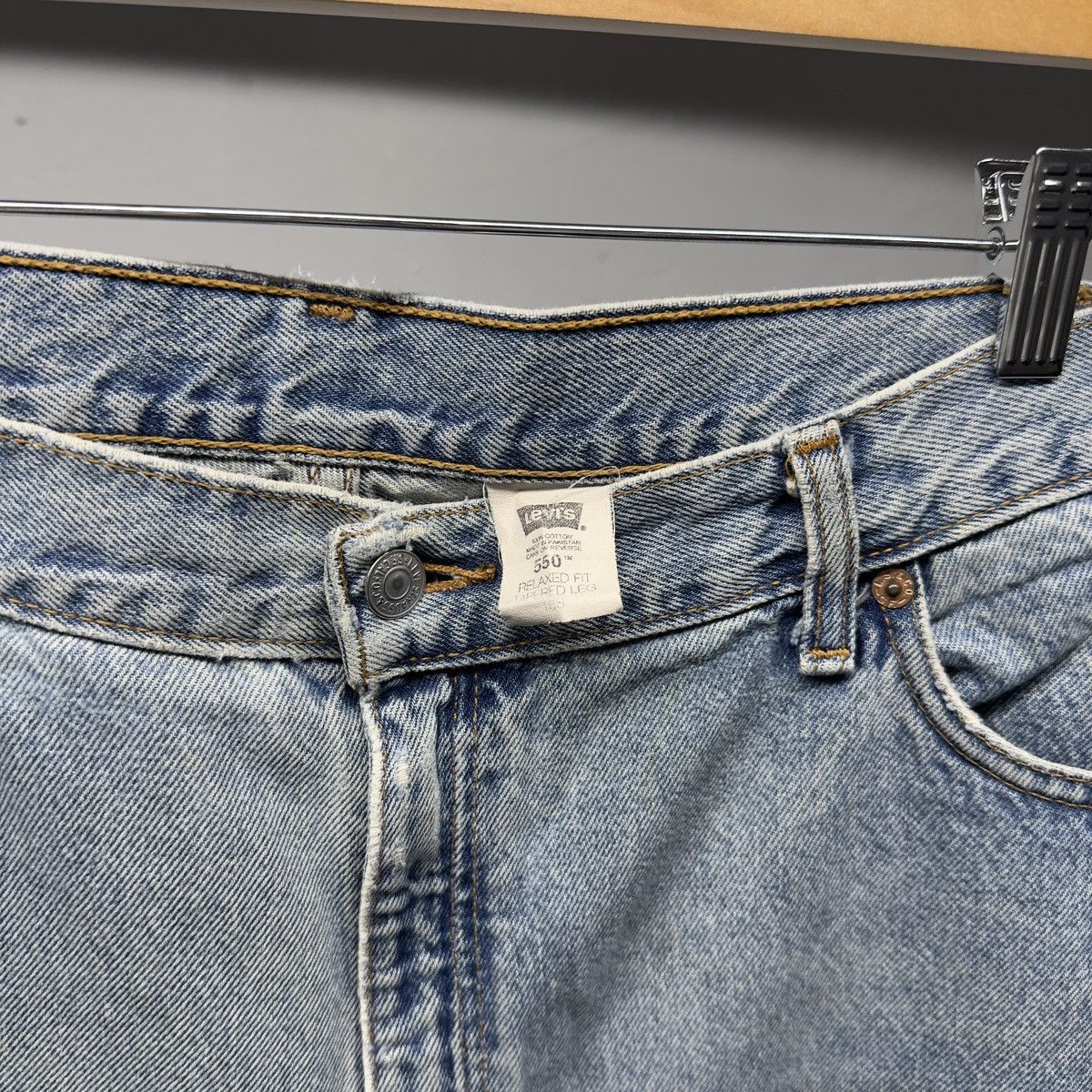 Levi's Vintage Women's Levi's 550 Thrashed Faded Jeans ERD Grunge Size 34" / US 12 / IT 48 - 3 Thumbnail