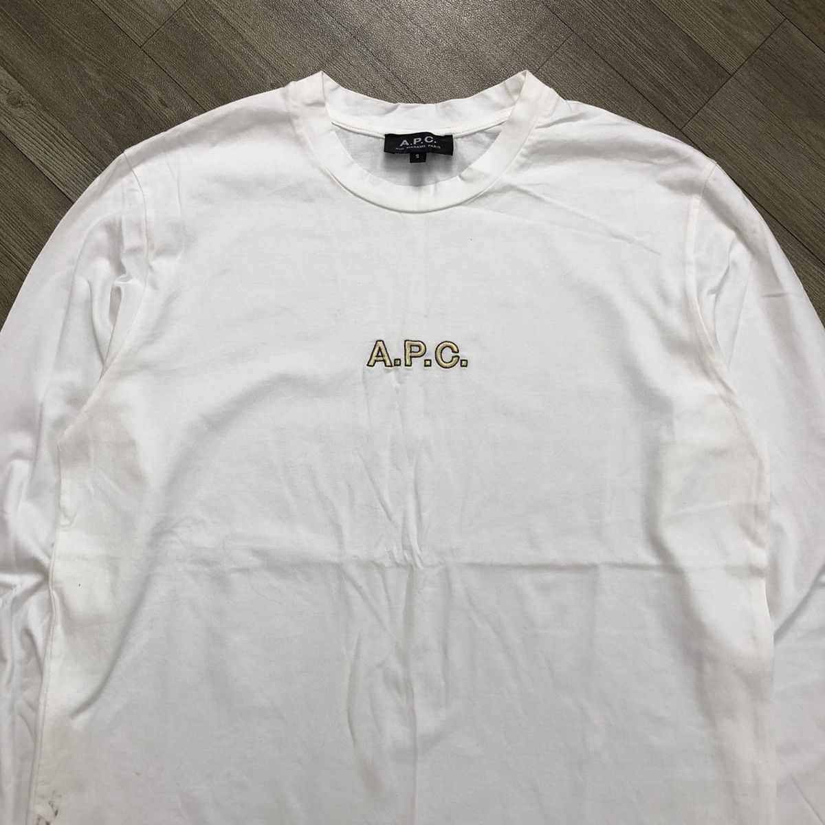 A.P.C. A.P.C Paris Spell Out Small Logo Embroidered Longsleeve Tee Size US S / EU 44-46 / 1 - 2 Thumbnail