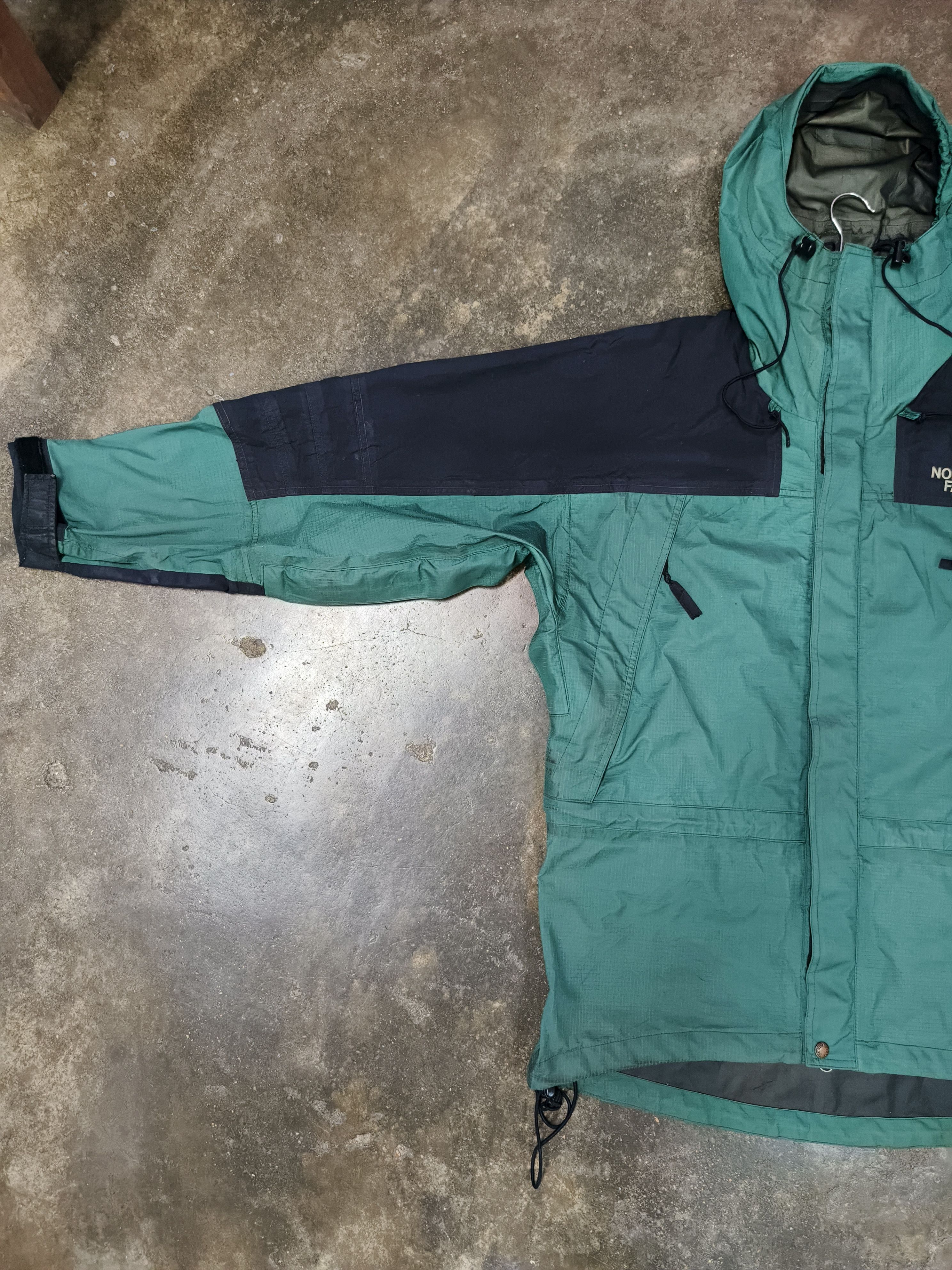 The North Face The North Face Vintage 90's Mountain Light Jacket Hood Size US M / EU 48-50 / 2 - 2 Thumbnail