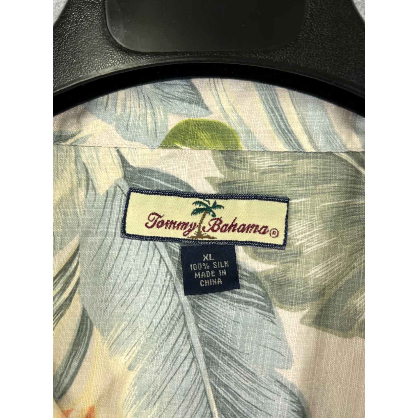Tommy Bahama Tommy Bahama Shirt Men XL Beige Floral Silk Button-Up Hawaiian Camp Hawaiian Resort Floral Beach Aloha Men XL Beige Silk Button-Up Size US XL / EU 56 / 4 - 7 Thumbnail