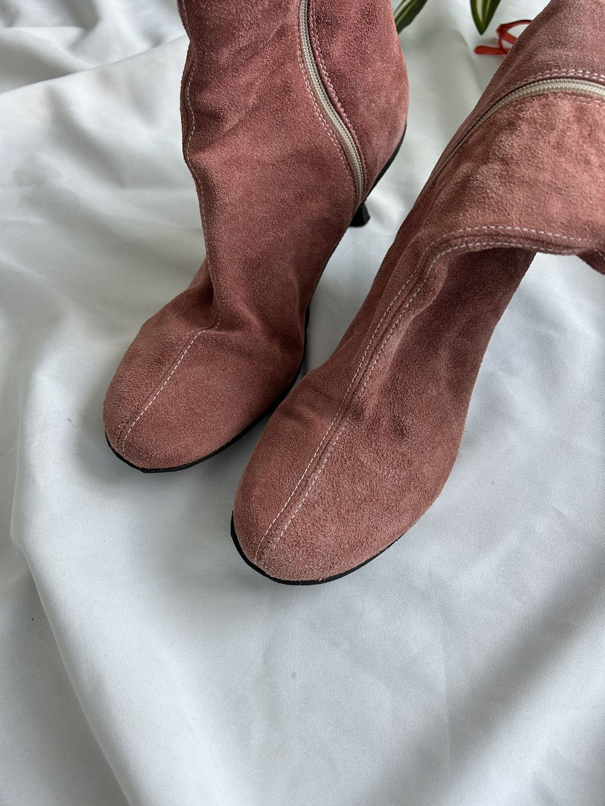 Japanese Brand × Vintage Cute Suede Pink Boots Heels Floral Rare Vintage Y2K Size US 9 / IT 39 - 9 Thumbnail