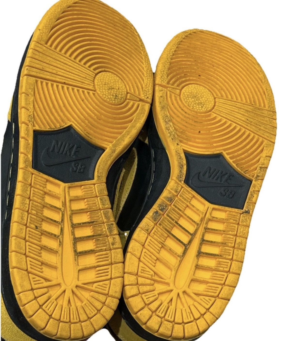 Nike Nike SB Dunk Low Pro Iowa University Gold/Black Size 8.5 Size US 8.5 / EU 41-42 - 8 Thumbnail
