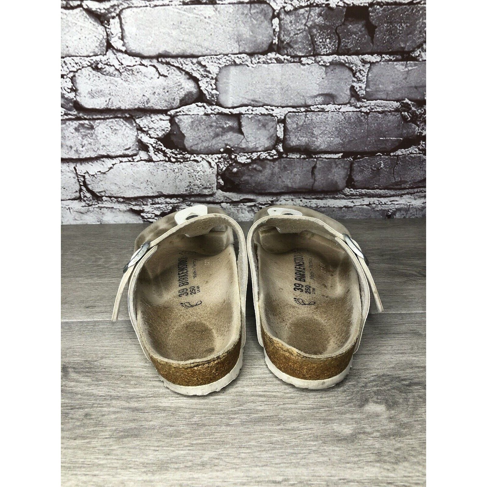 Birkenstock Birkenstock Gizeh White Leather Buckle Strap Cork Sandals Wo Size US 8.5 / IT 38.5 - 4 Thumbnail