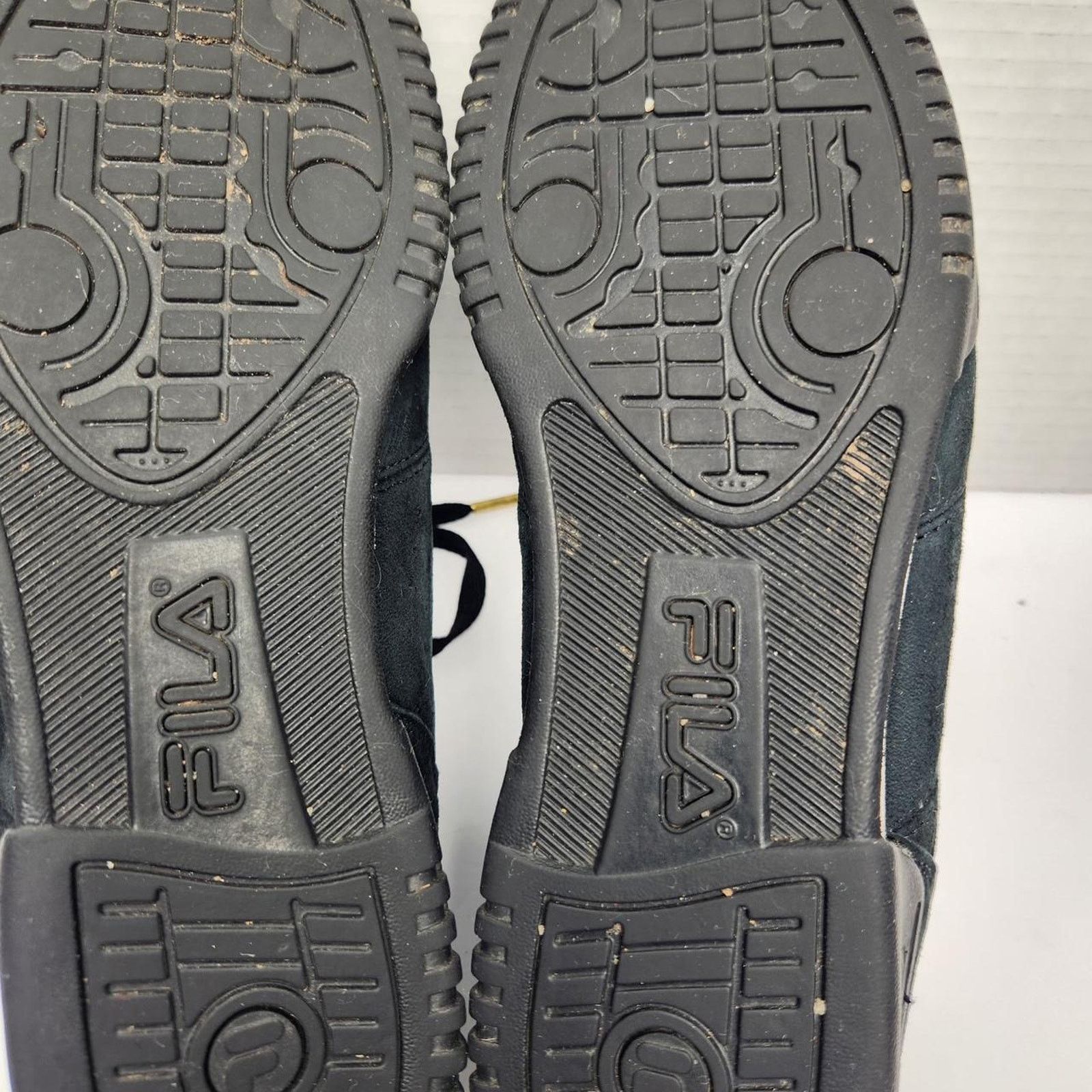 Fila Black Suede Fila Sneakers Size US 9.5 / EU 42-43 - 6 Thumbnail