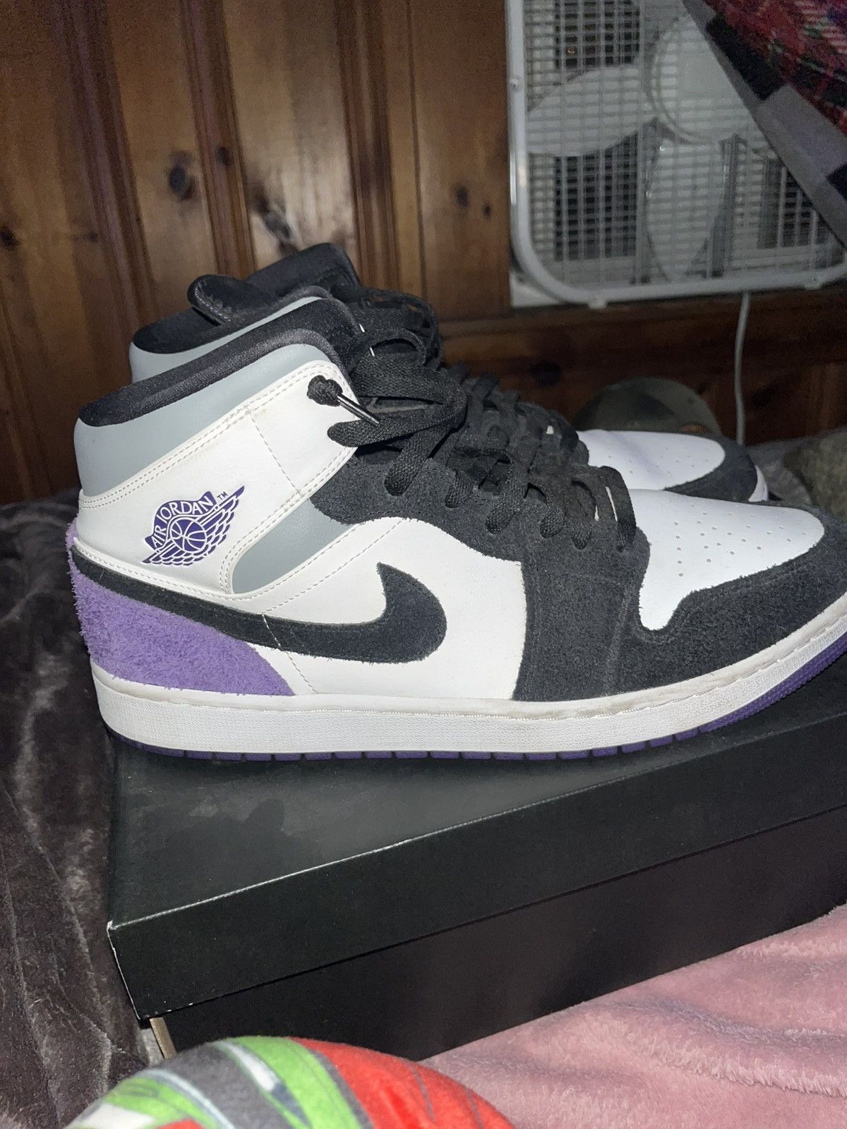 Jordan Brand Jordan 1 Mid SE Purple-black Size US 13 / EU 46 - 1 Thumbnail