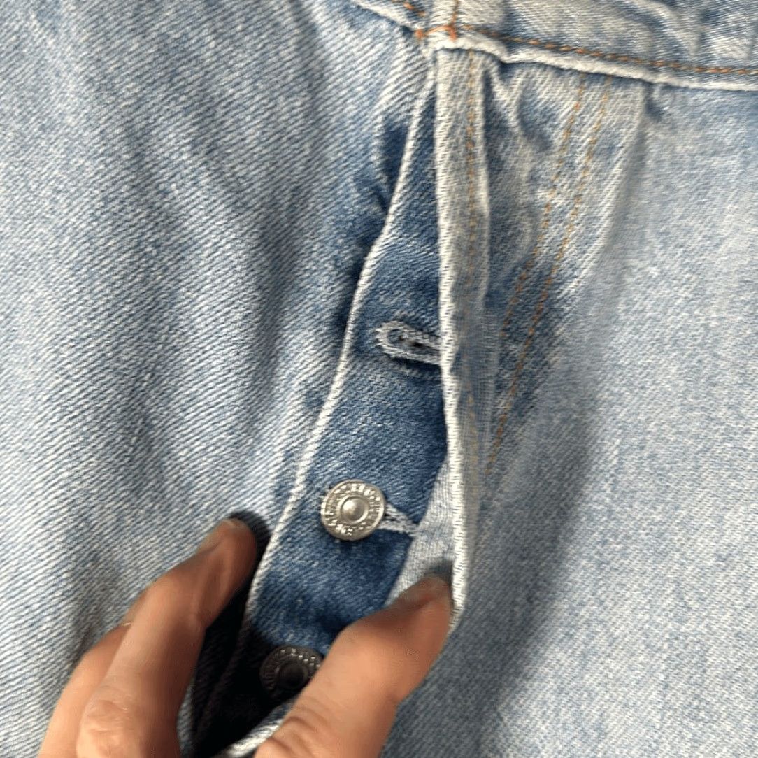 Levi's VINTAGE Levi’s 501 Jeans Men's Straight W36 L34 Light Wash Blue Button Fly 90s Mens Jeans Styles: Straight 501 Levis 501 Size US 36 / EU 52 - 4 Thumbnail