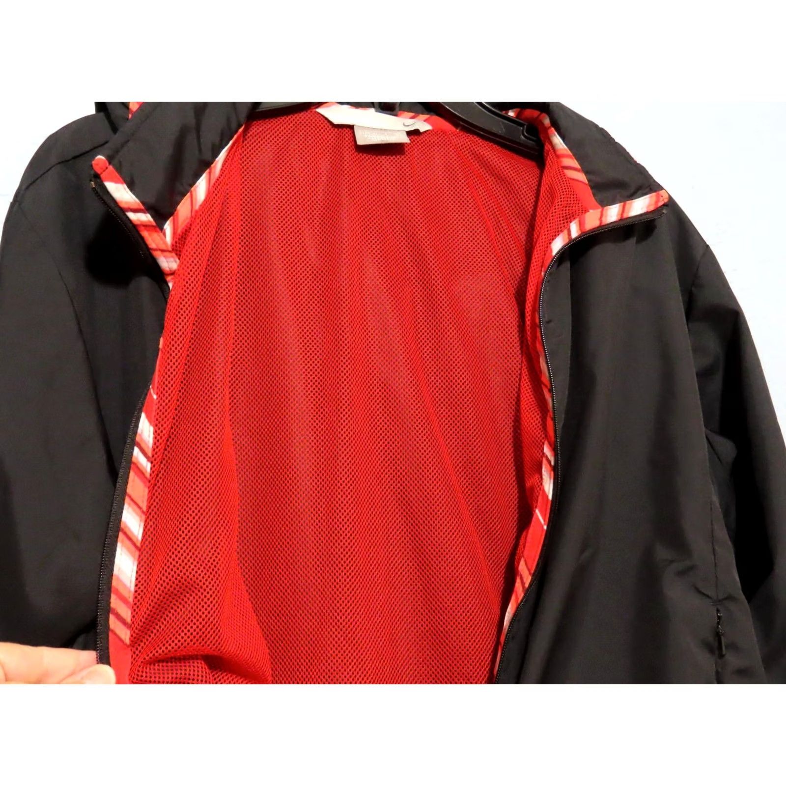 Nike VINTAGE Nike Women's L Black Hooded Jacket Windbreaker Full Zip Running Jogging Activewear Polyester Long Sleeve Regular Fit Solid Mens Womens Size L / US 10 / IT 46 - 6 Thumbnail