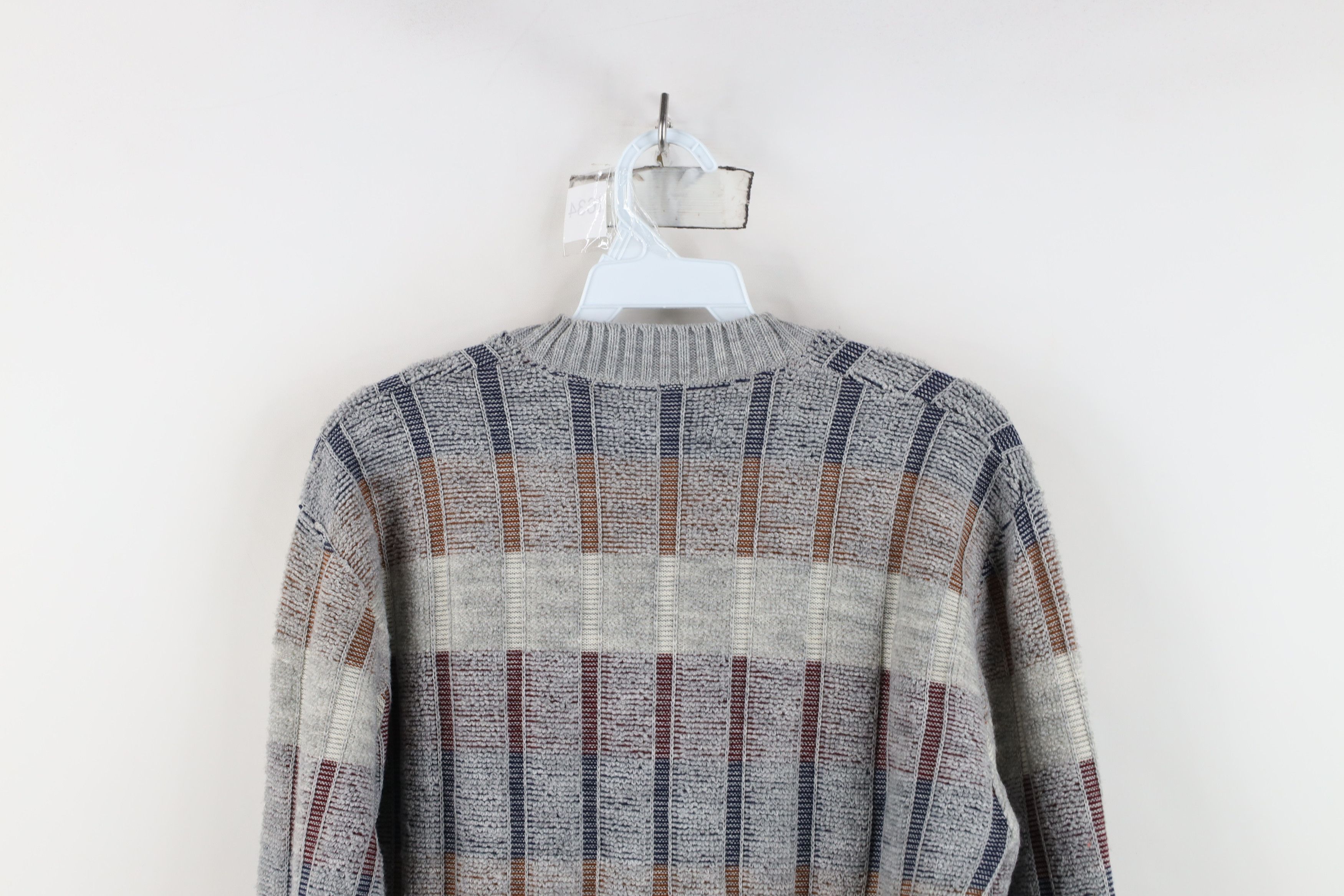 Vintage Vintage 70s Streetwear Textured Fleece Knit V-Neck Sweater Size US M / EU 48-50 / 2 - 9 Thumbnail