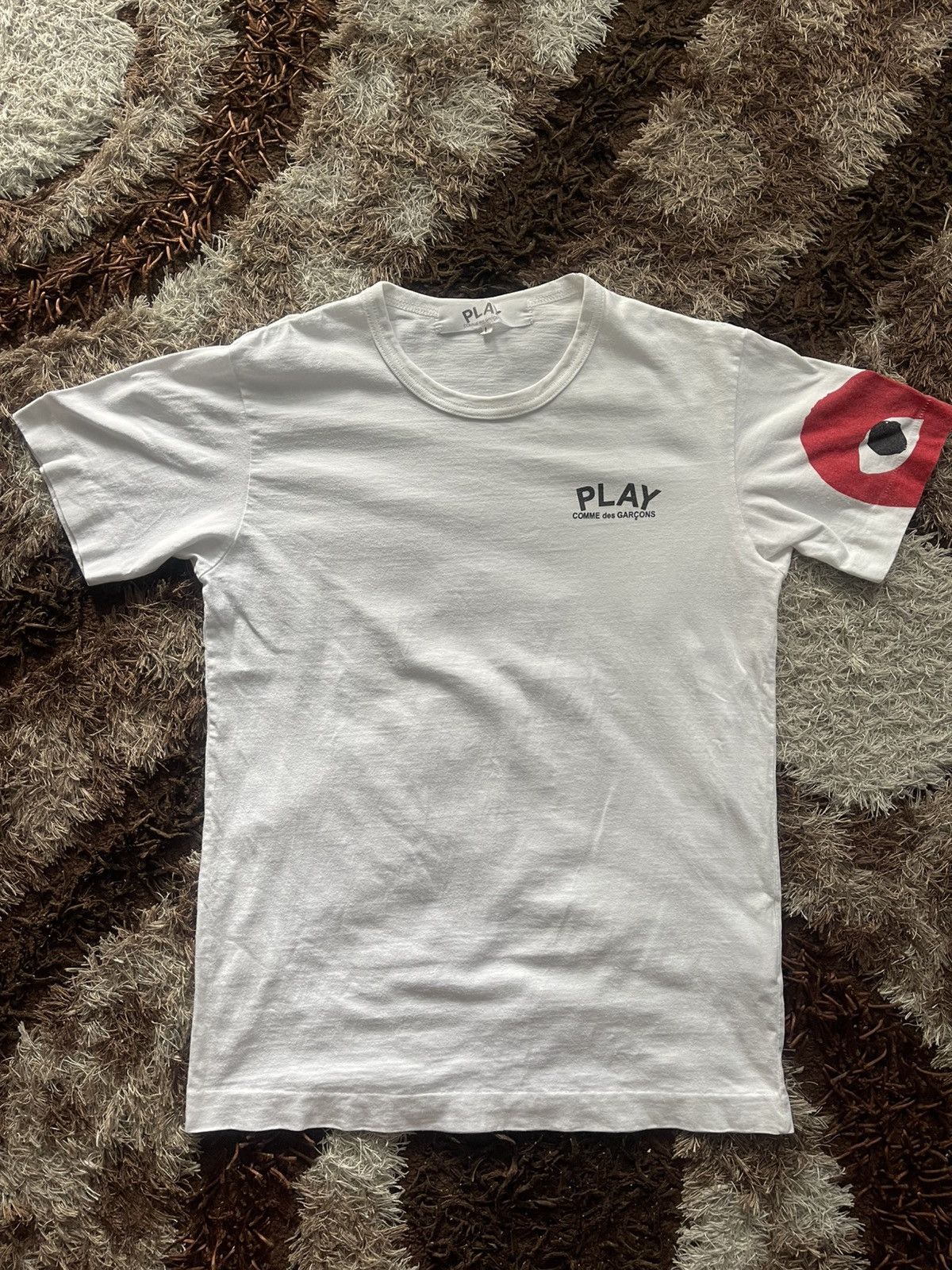 Comme des Garcons VINTAGE PLAY COMME DES GARCONS HEART TEE VERY RARE Size US L / EU 52-54 / 3 - 1 Thumbnail