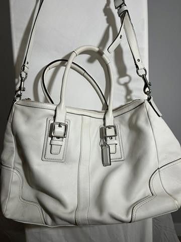 Coach Coach White Leather Handbag - Stylish and Spacious Size ONE SIZE - 1 Thumbnail