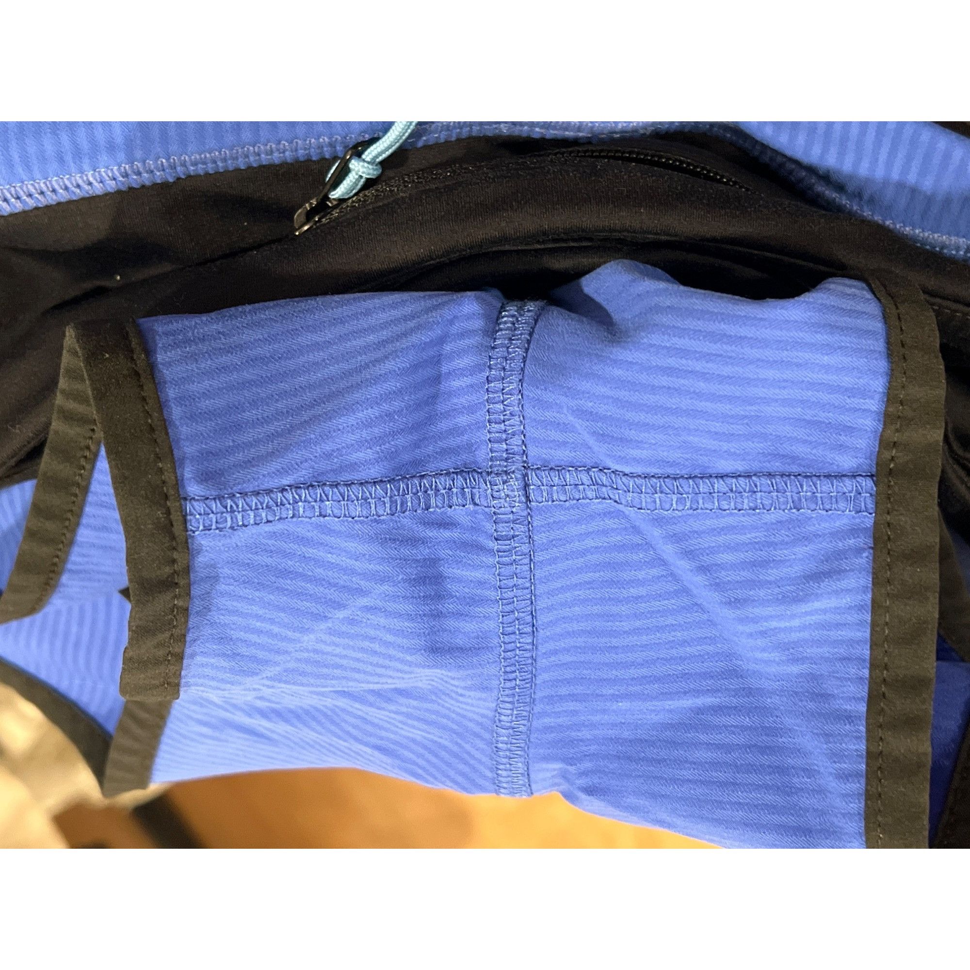 Lululemon Lululemon Women's Black & Blue Athletic Shorts Size 6 inseam Size 28" / US 6 / IT 42 - 5 Thumbnail