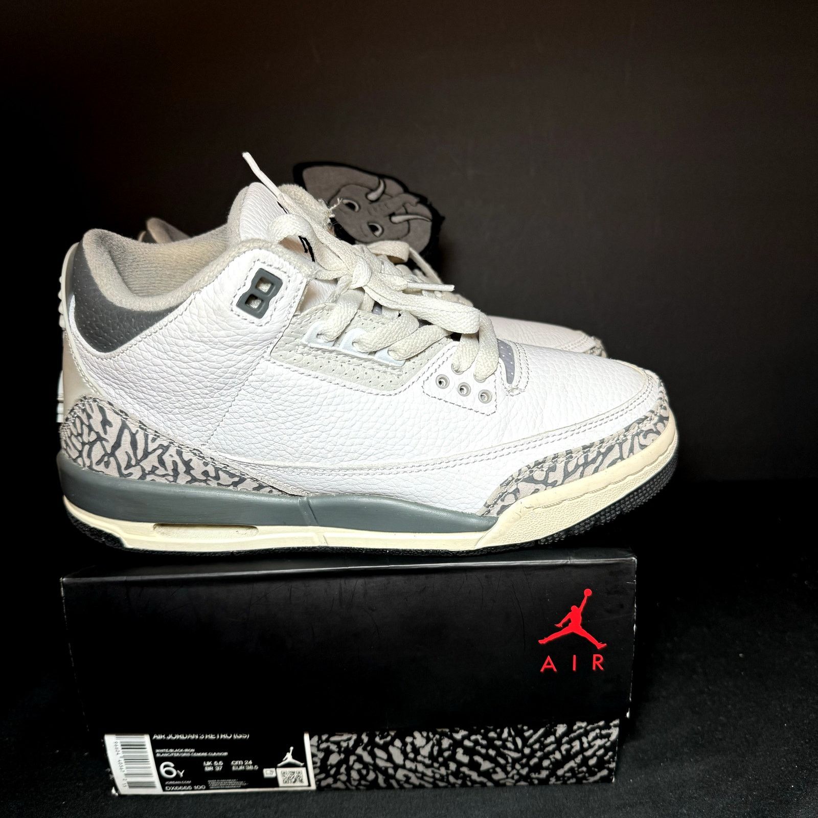 Jordan Brand × Nike Size 6 Nike Air Jordan 3 Retro GS Hide N' Sneak Men's Shoes Size US 6 / EU 39 - 10 Thumbnail
