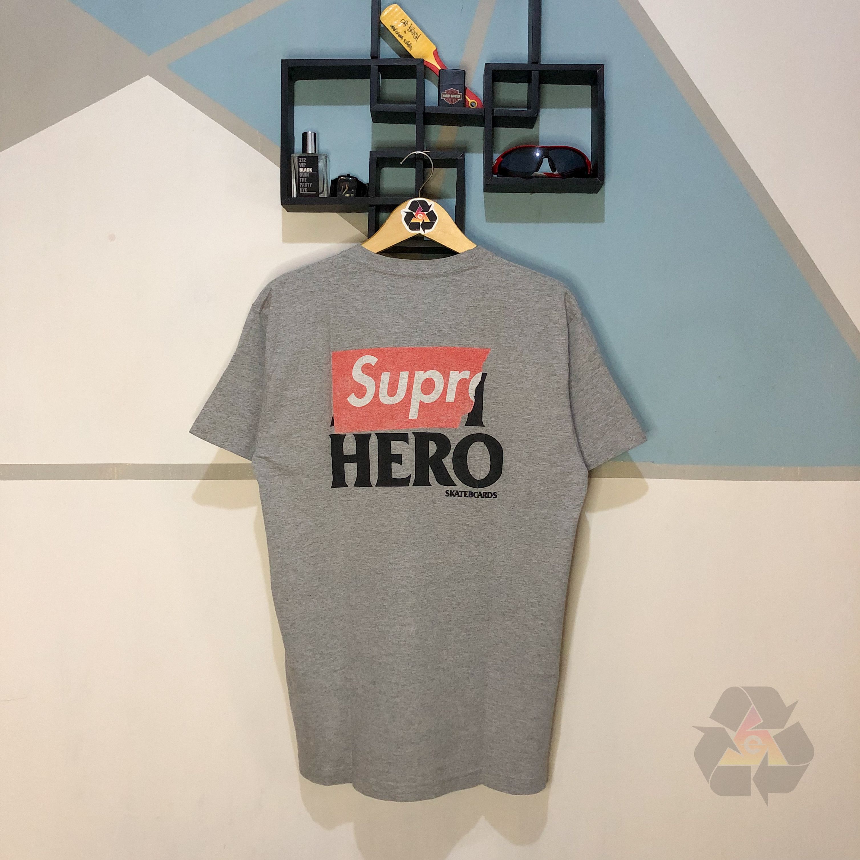 Supreme Supreme Anti Hero S/S 2014 T-Shirt Size US L / EU 52-54 / 3 - 11 Thumbnail