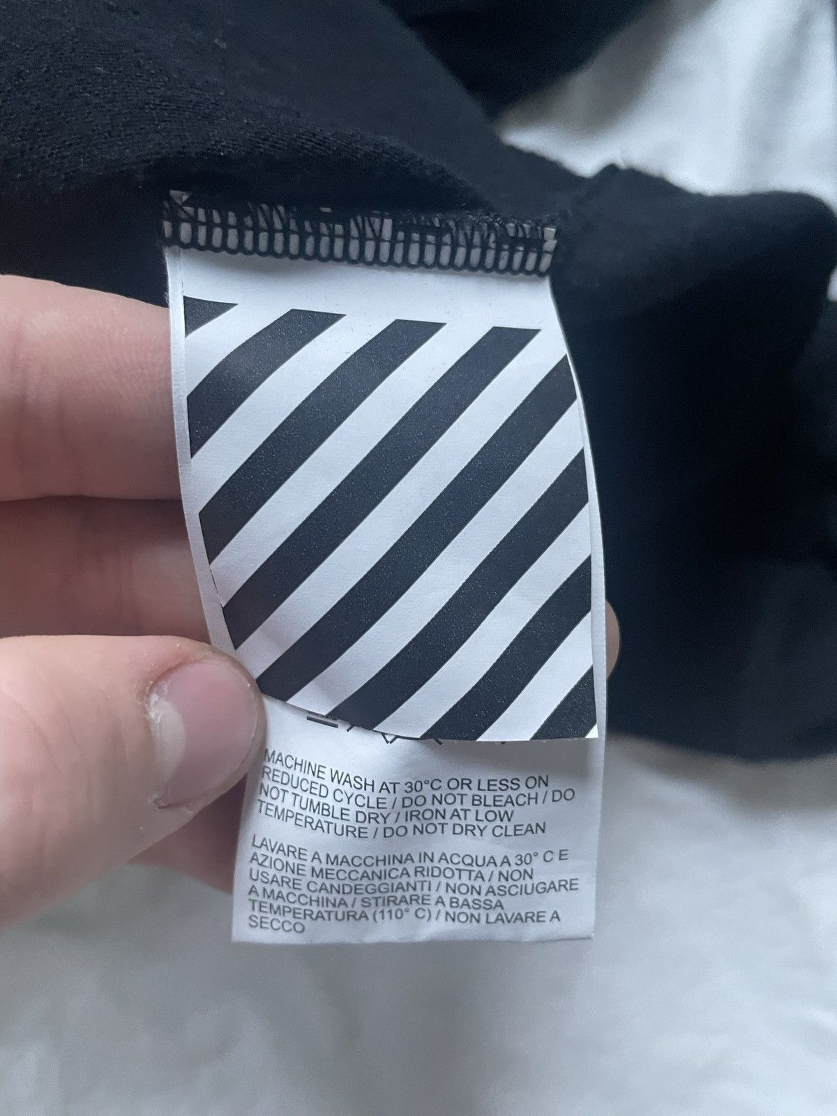Off-White OFF-WHITE LONG SLEEVE SKULLS MOCK TEE Size US L / EU 52-54 / 3 - 4 Thumbnail