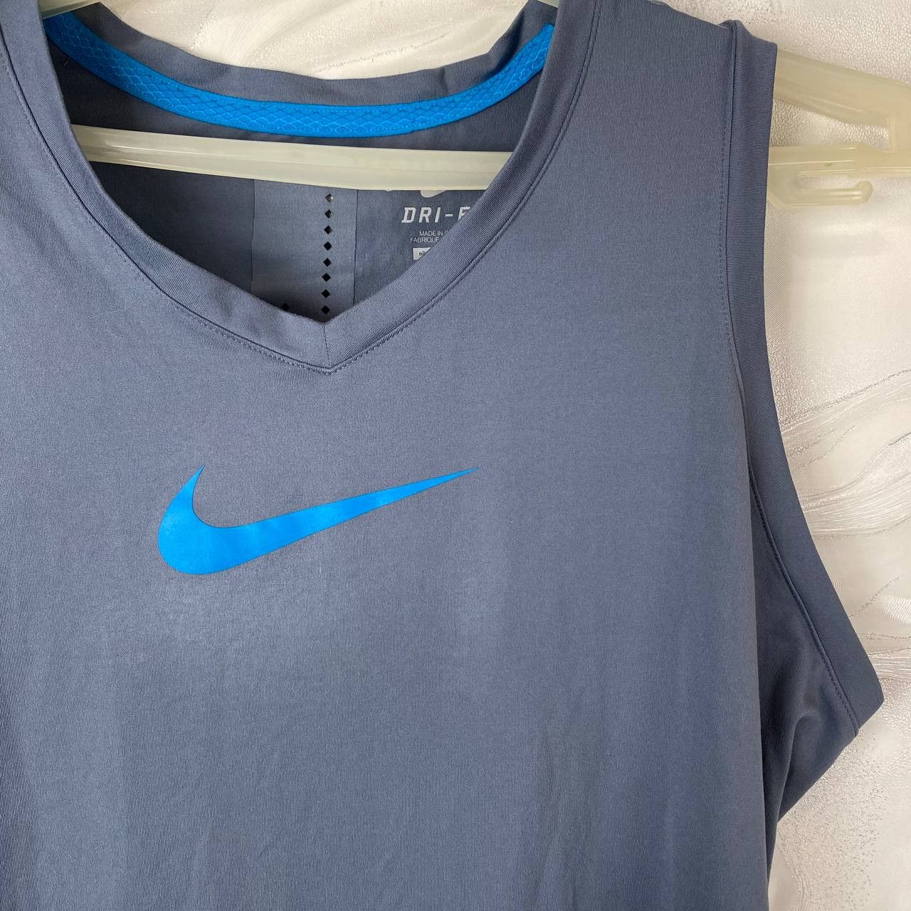 Nike Nike Dri-Fit center Swoosh Sleeveless T Shirt Size XL Size US XL / EU 56 / 4 - 3 Thumbnail