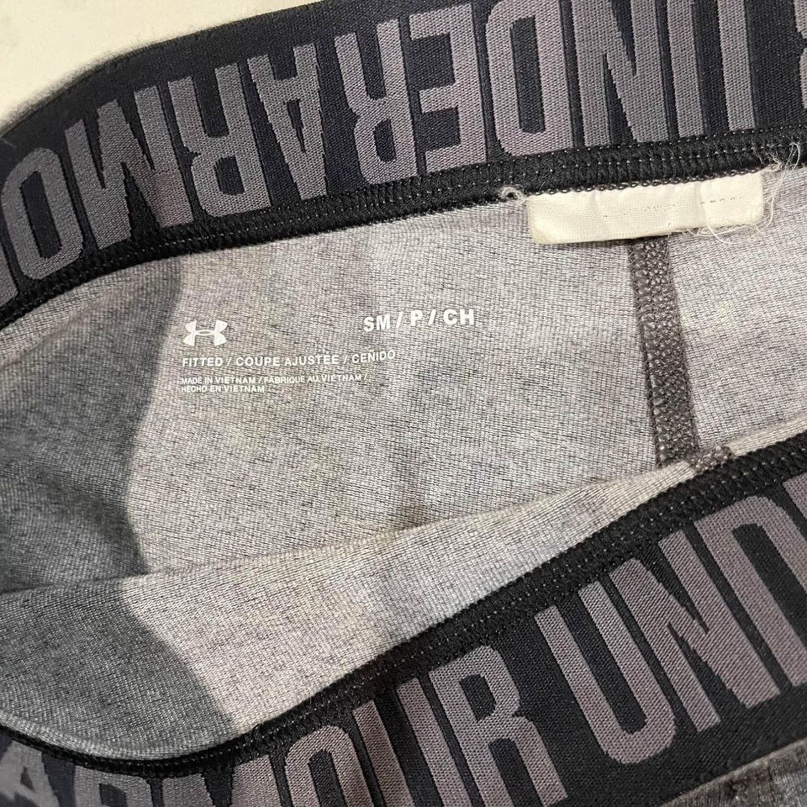 Under Armour Under Armour Gray Capri Activewear Leggings Women's Small Size 28" / US 6 / IT 42 - 3 Thumbnail